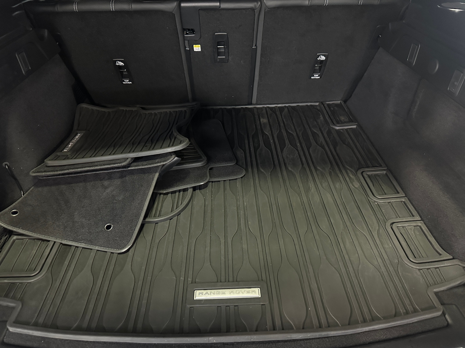Thumbnail: 2023 Land Rover Range Rover Velar - 6