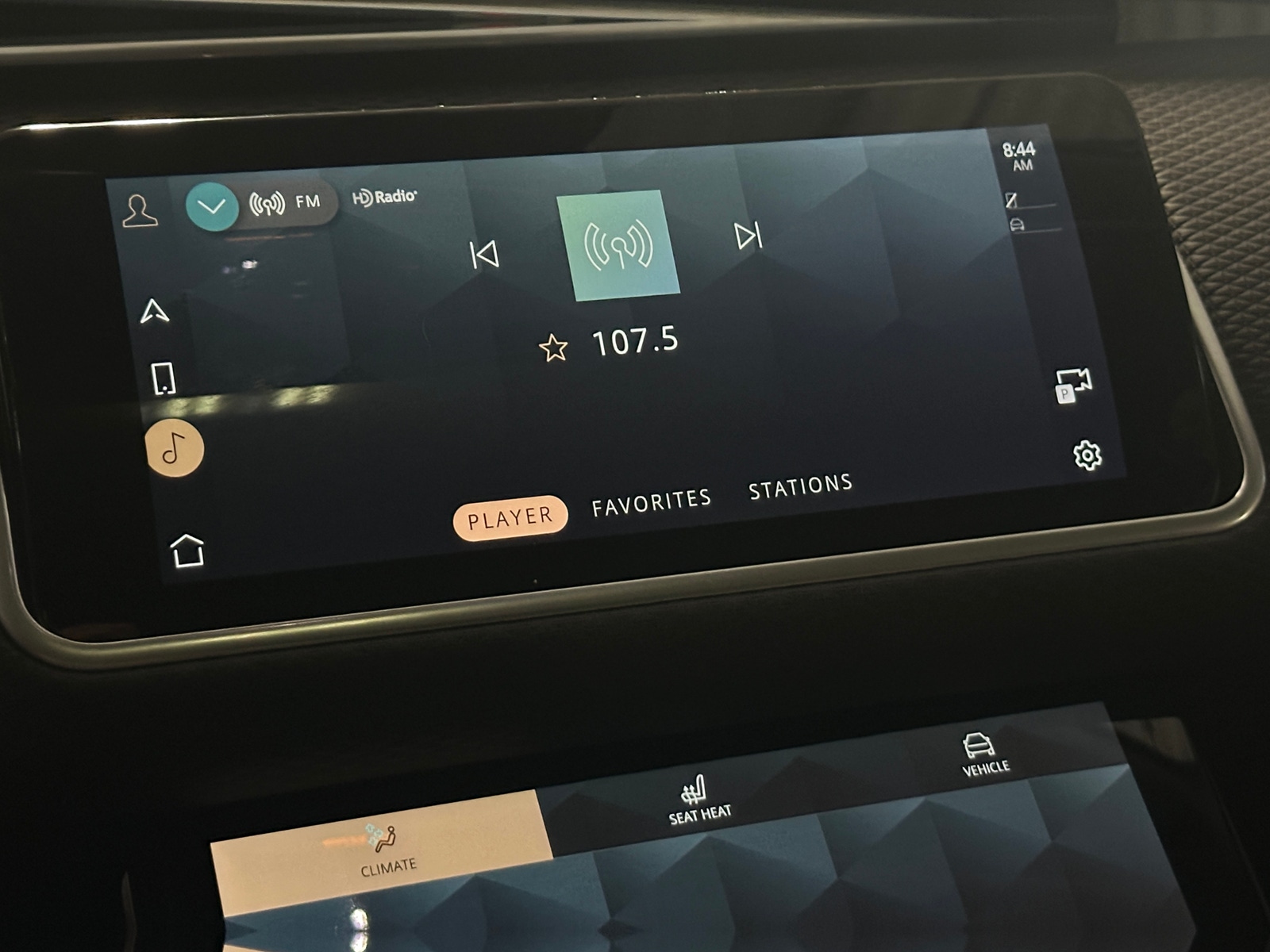 Thumbnail: 2023 Land Rover Range Rover Velar - 3