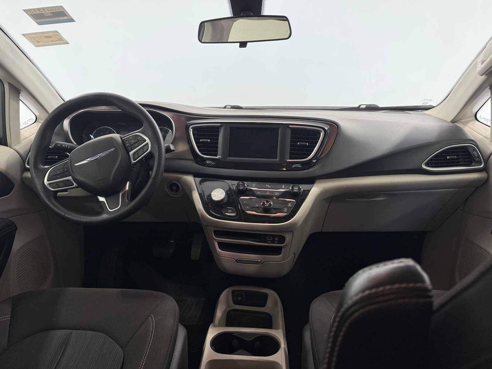 Thumbnail: 2020 Chrysler Voyager - 3