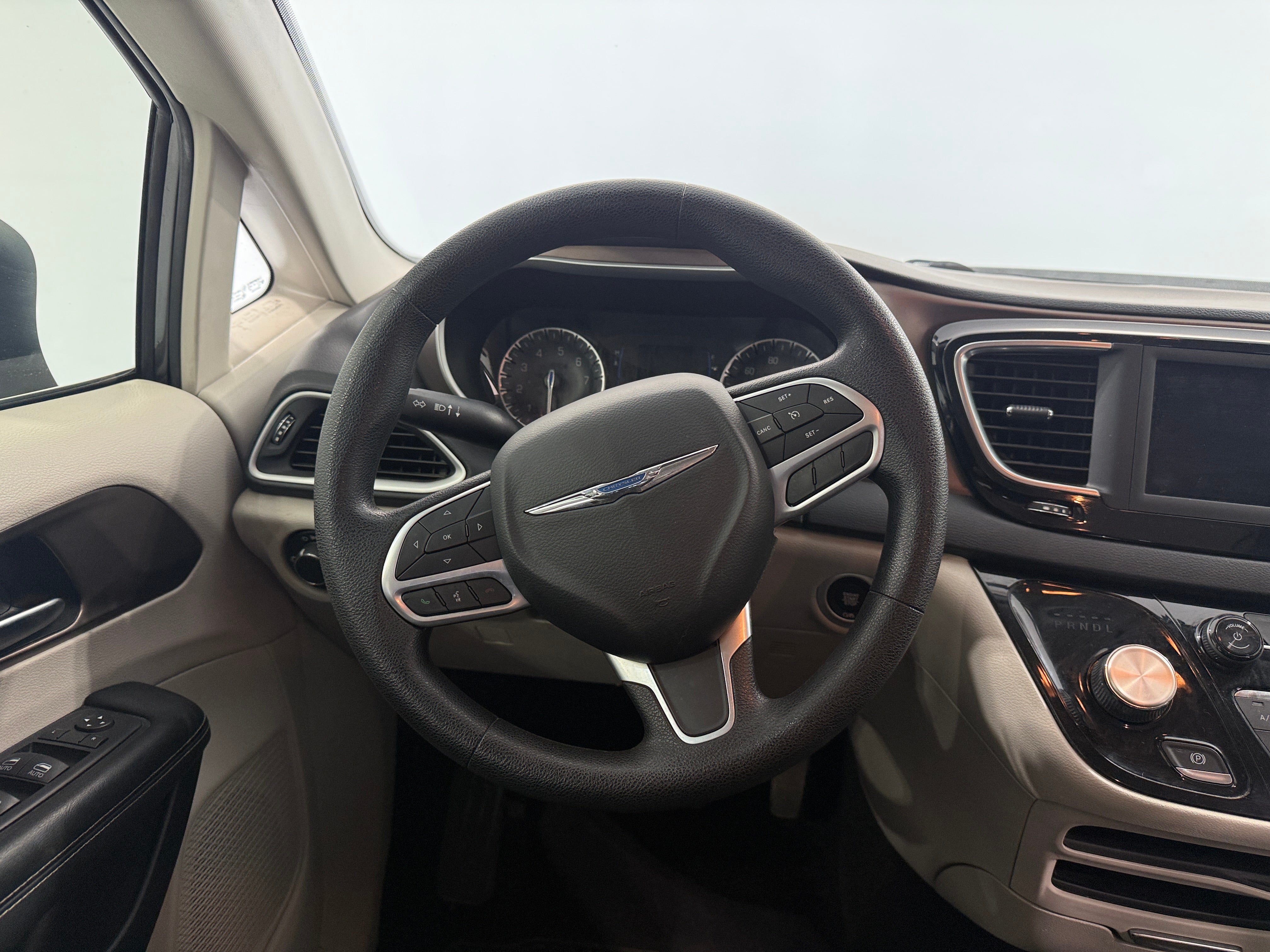 2020 Chrysler Voyager