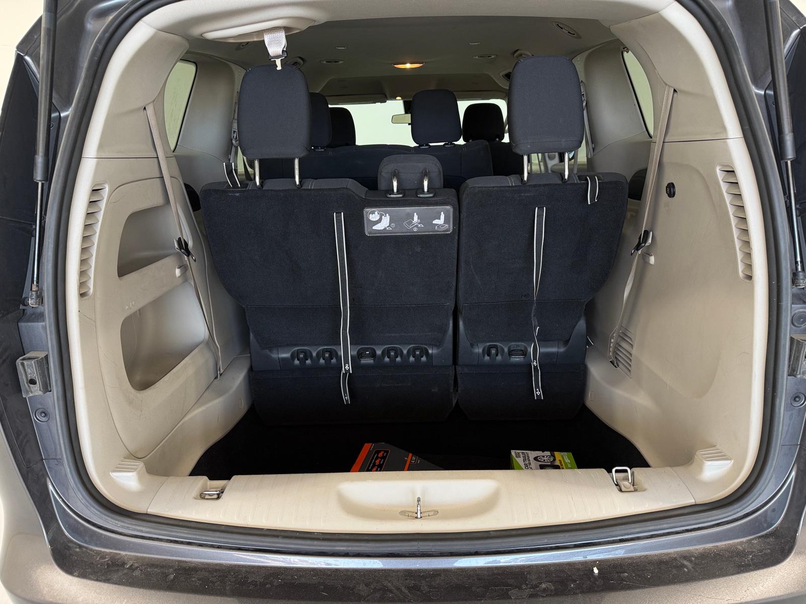 Thumbnail: 2020 Chrysler Voyager - 7