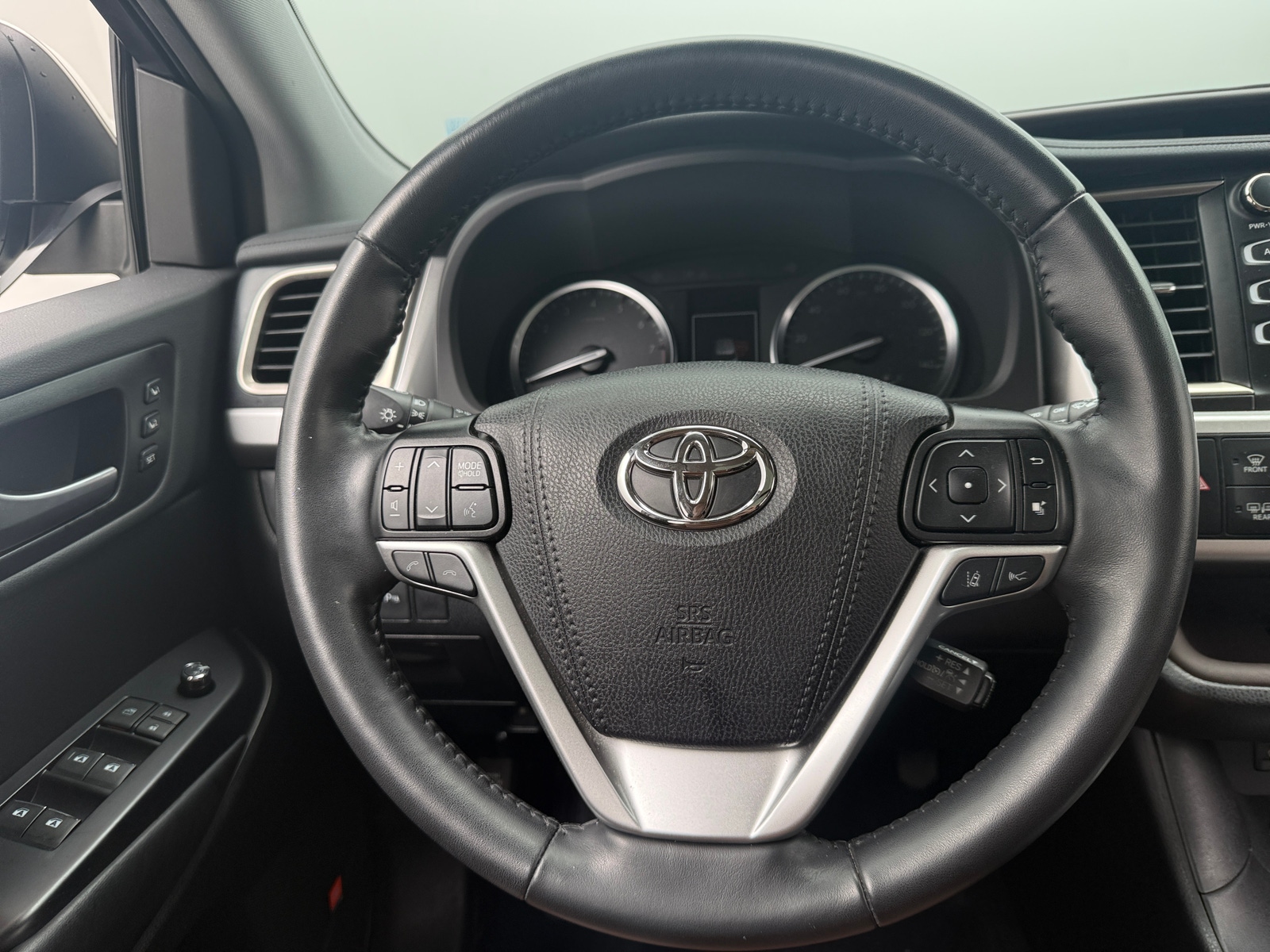 Thumbnail: 2019 Toyota Highlander - 4