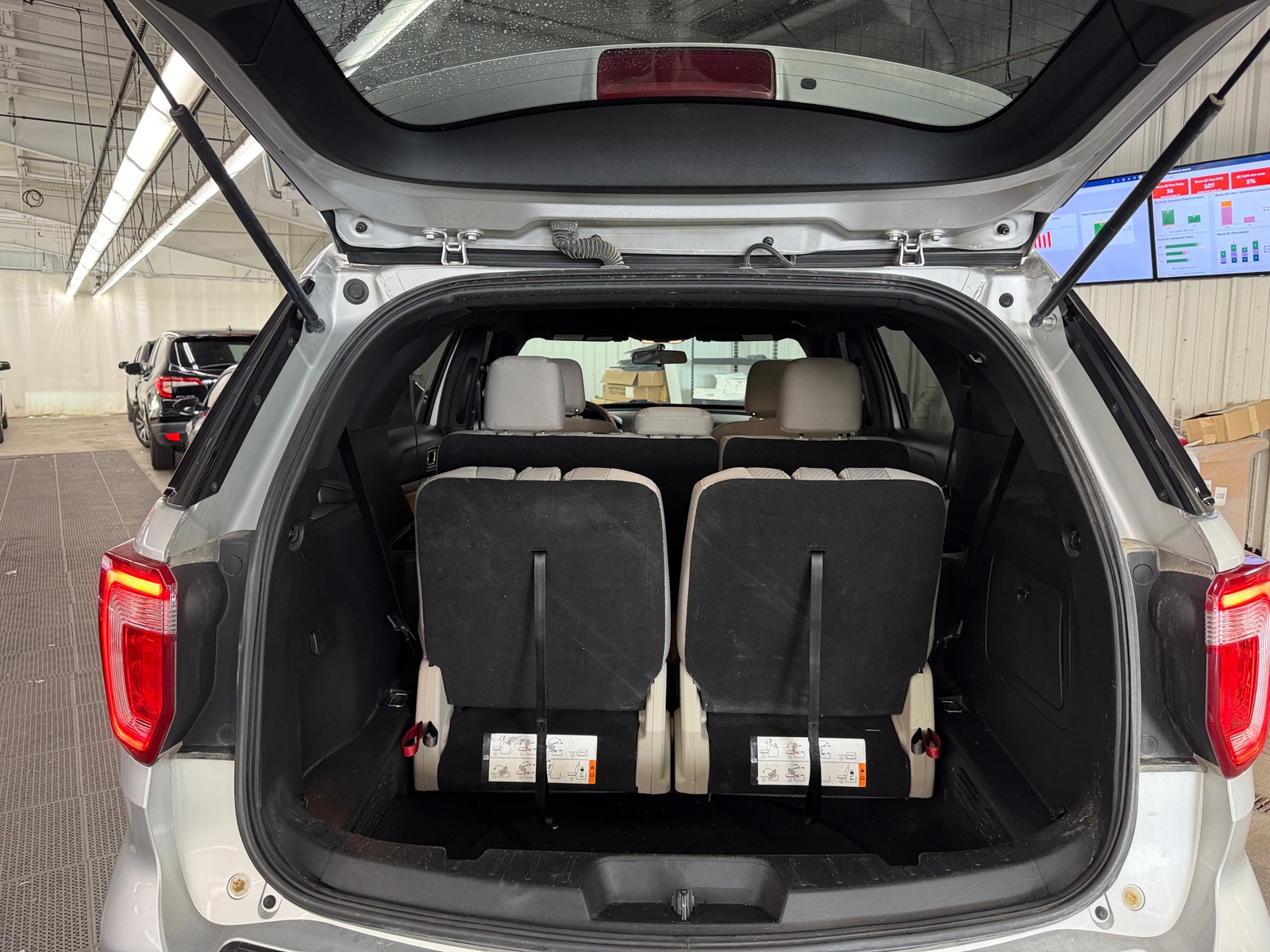 Thumbnail: 2018 Ford Explorer - 7
