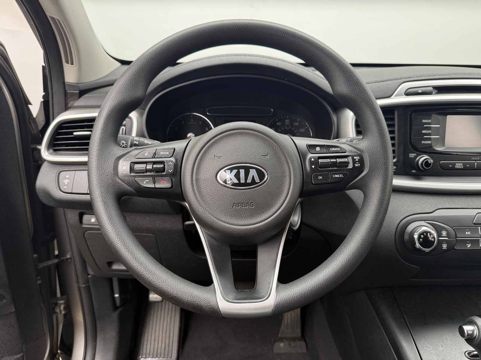 Thumbnail: 2018 Kia Sorento - 5