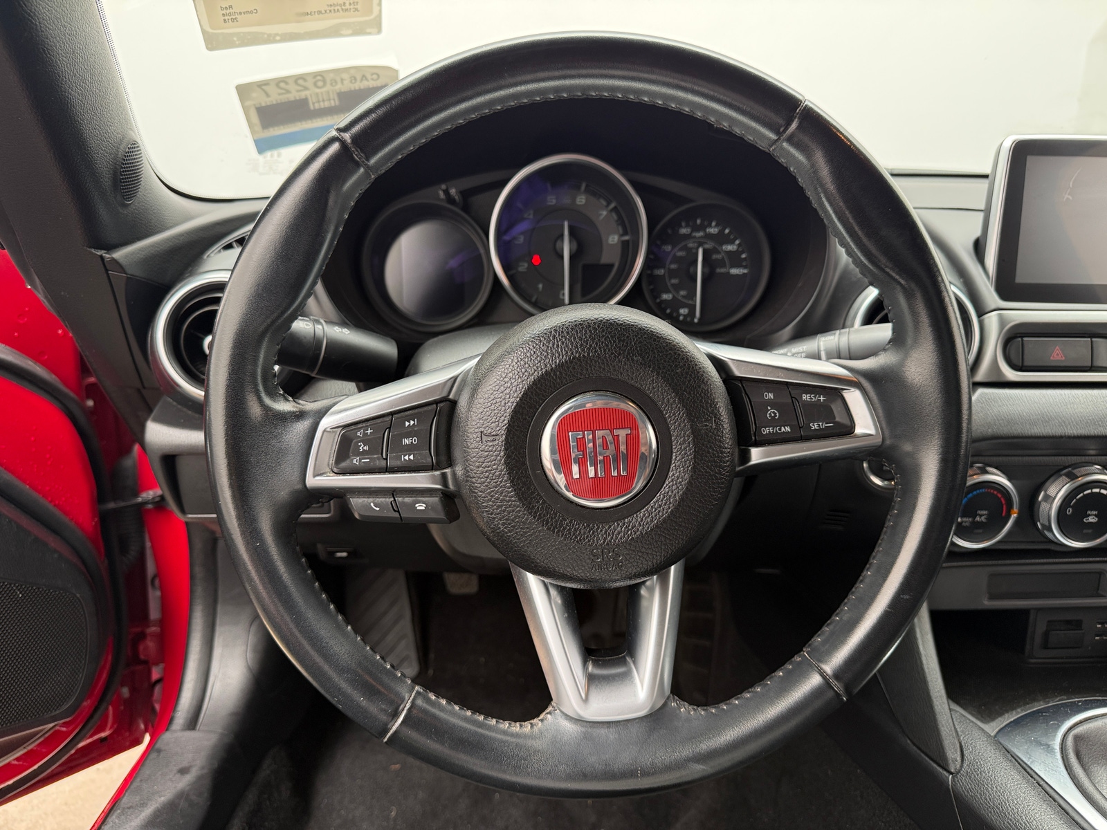 Thumbnail: 2018 Fiat 124 Spider - 4