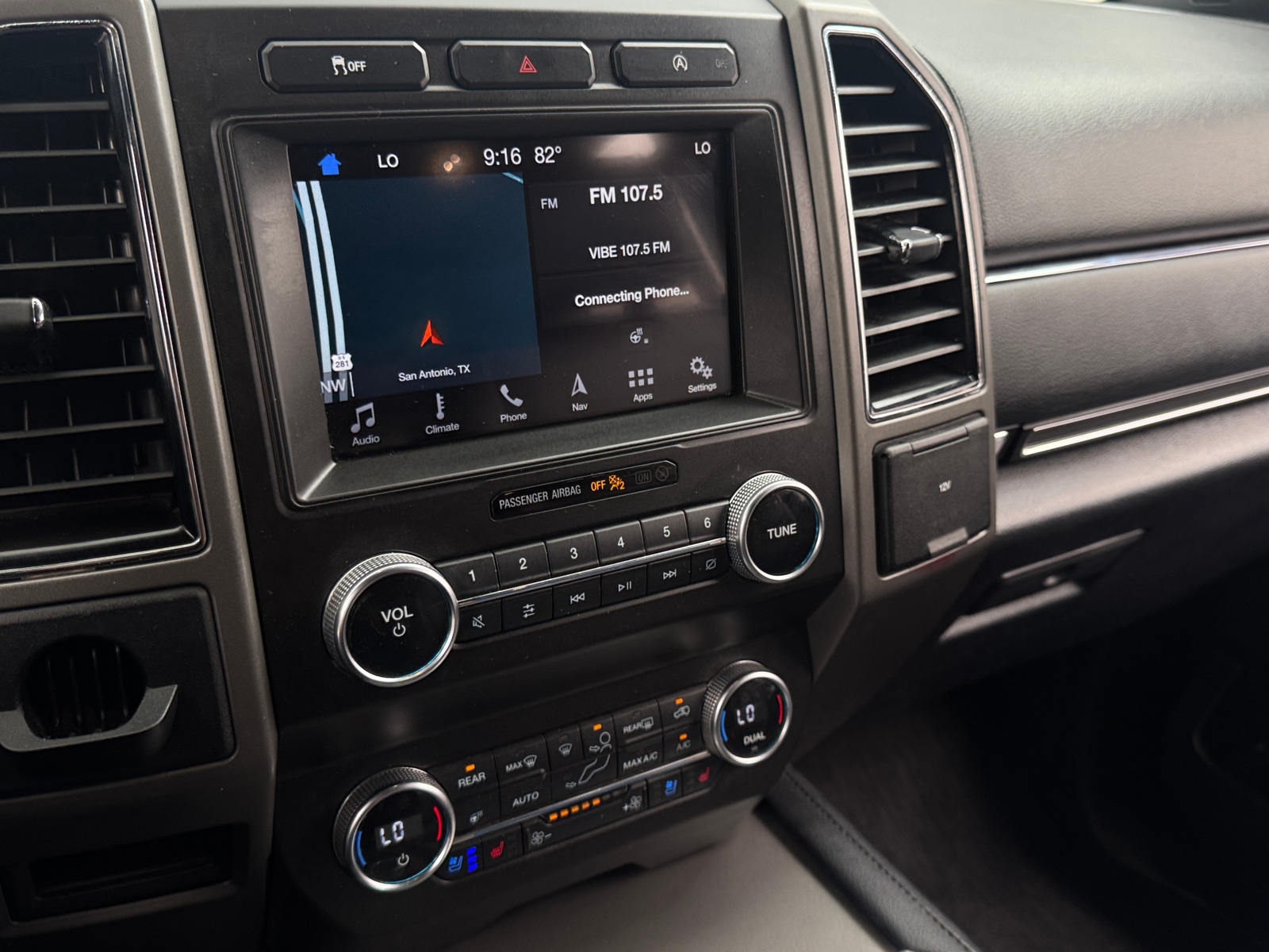 Thumbnail: 2019 Ford Expedition - 3