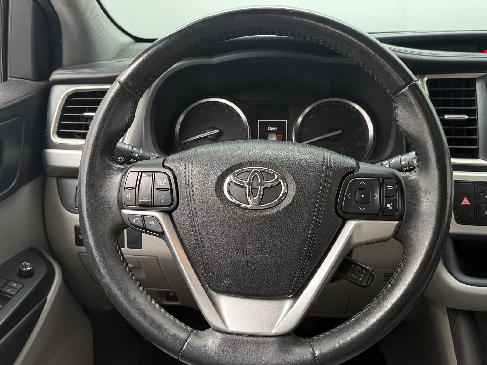 Thumbnail: 2015 Toyota Highlander - 4