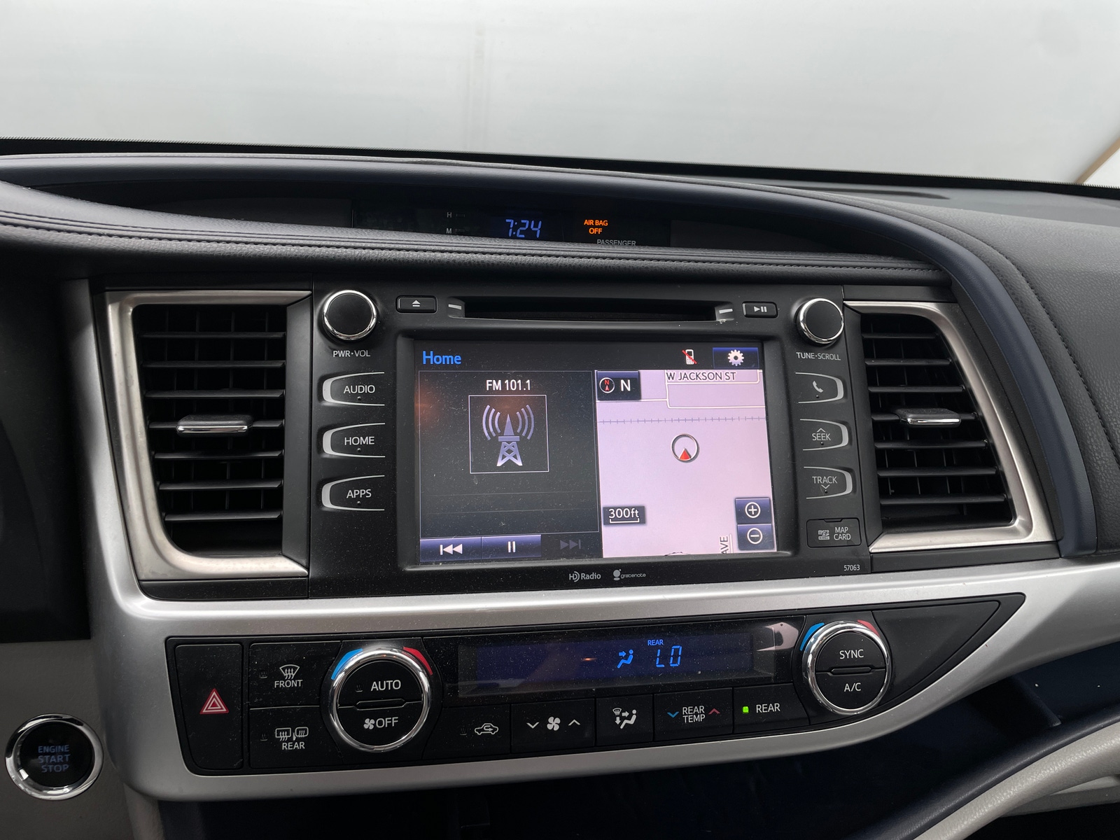 Thumbnail: 2015 Toyota Highlander - 3