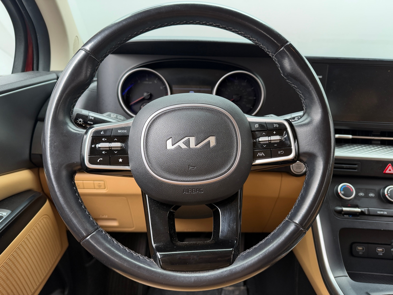 Thumbnail: 2022 Kia Carnival - 4
