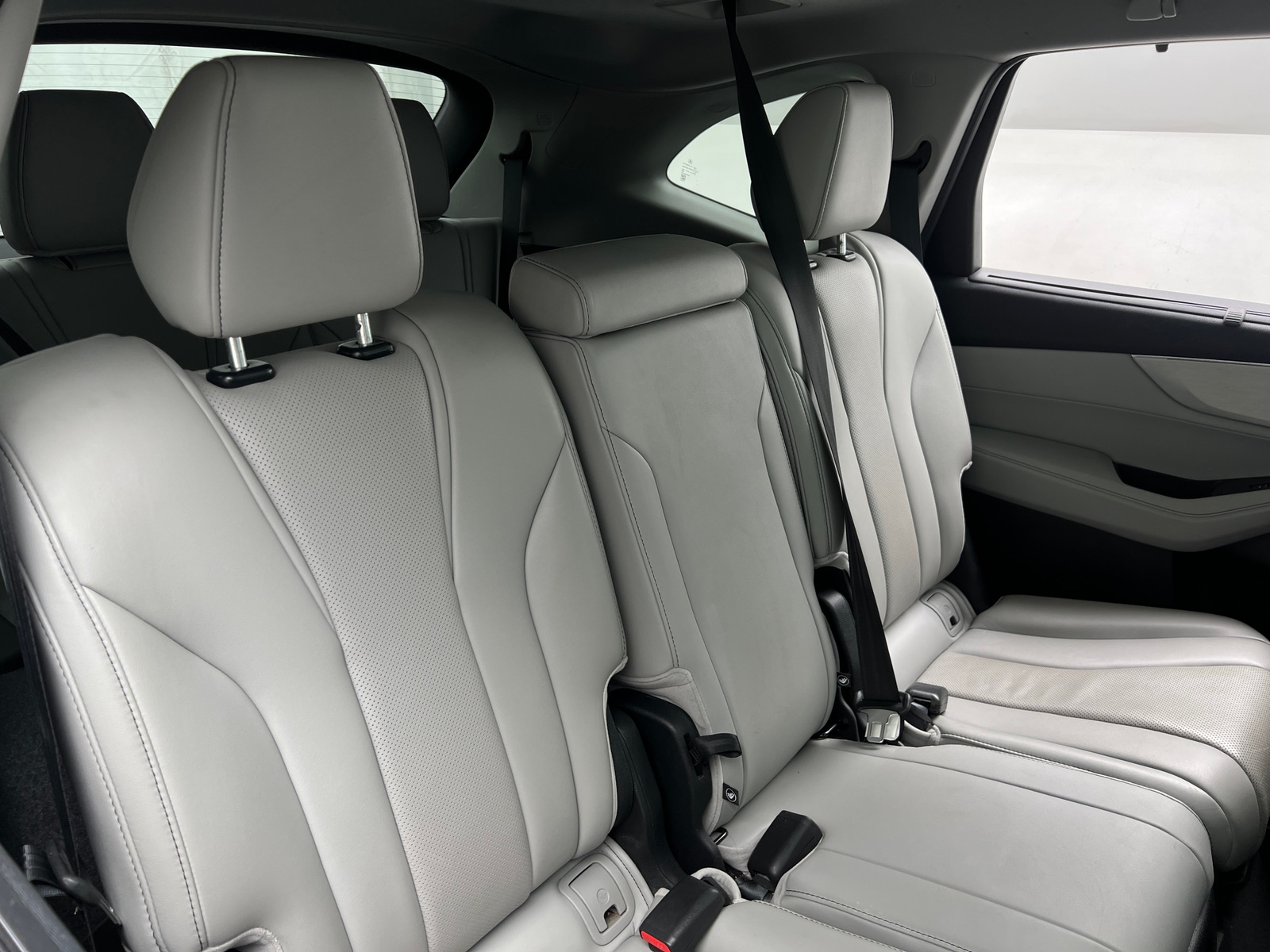 Thumbnail: 2022 Acura MDX - 5