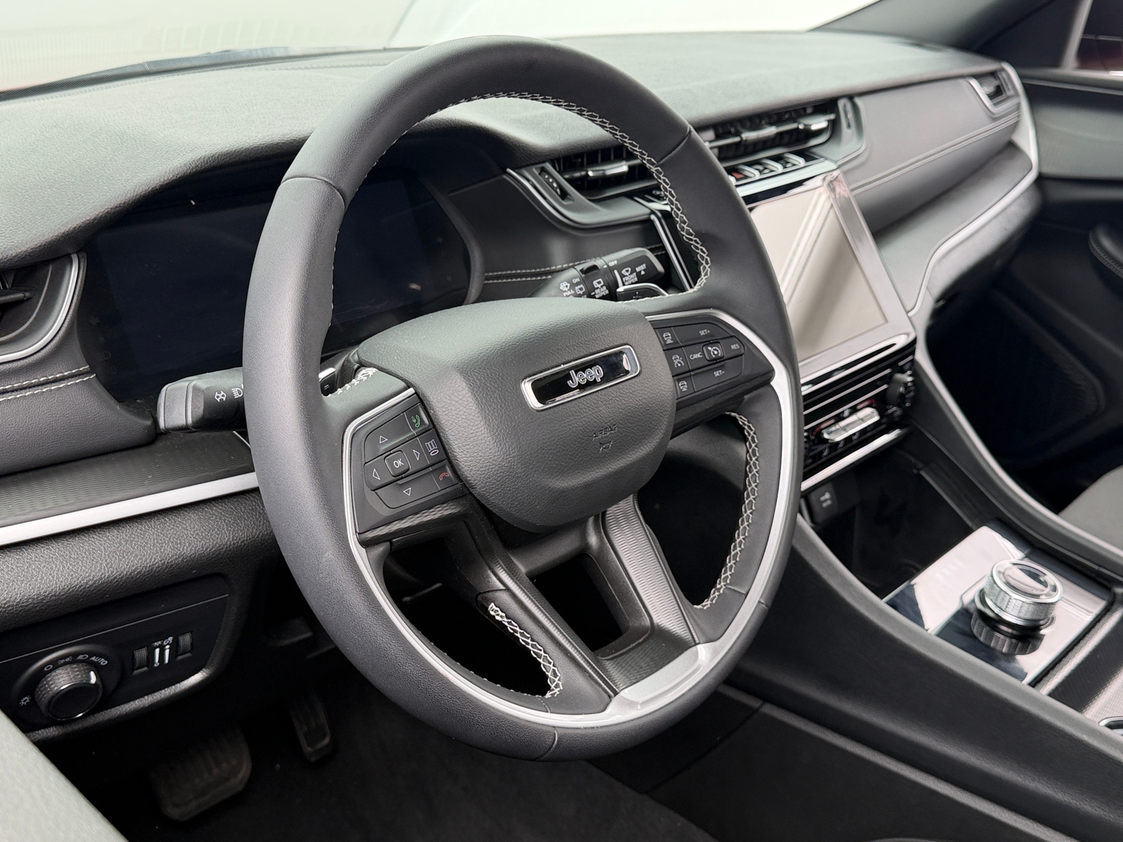 Thumbnail: 2025 Jeep Grand Cherokee L - 5