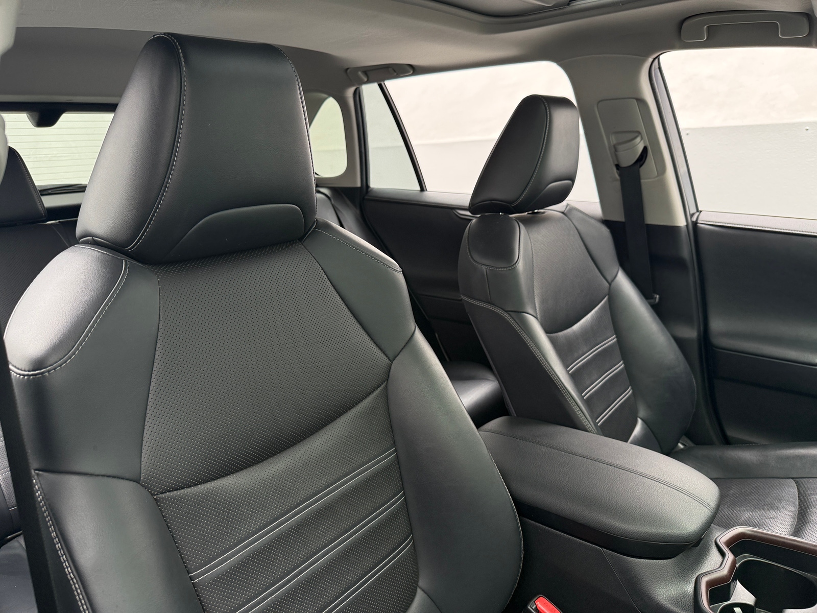 Thumbnail: 2020 Toyota RAV4 - 2