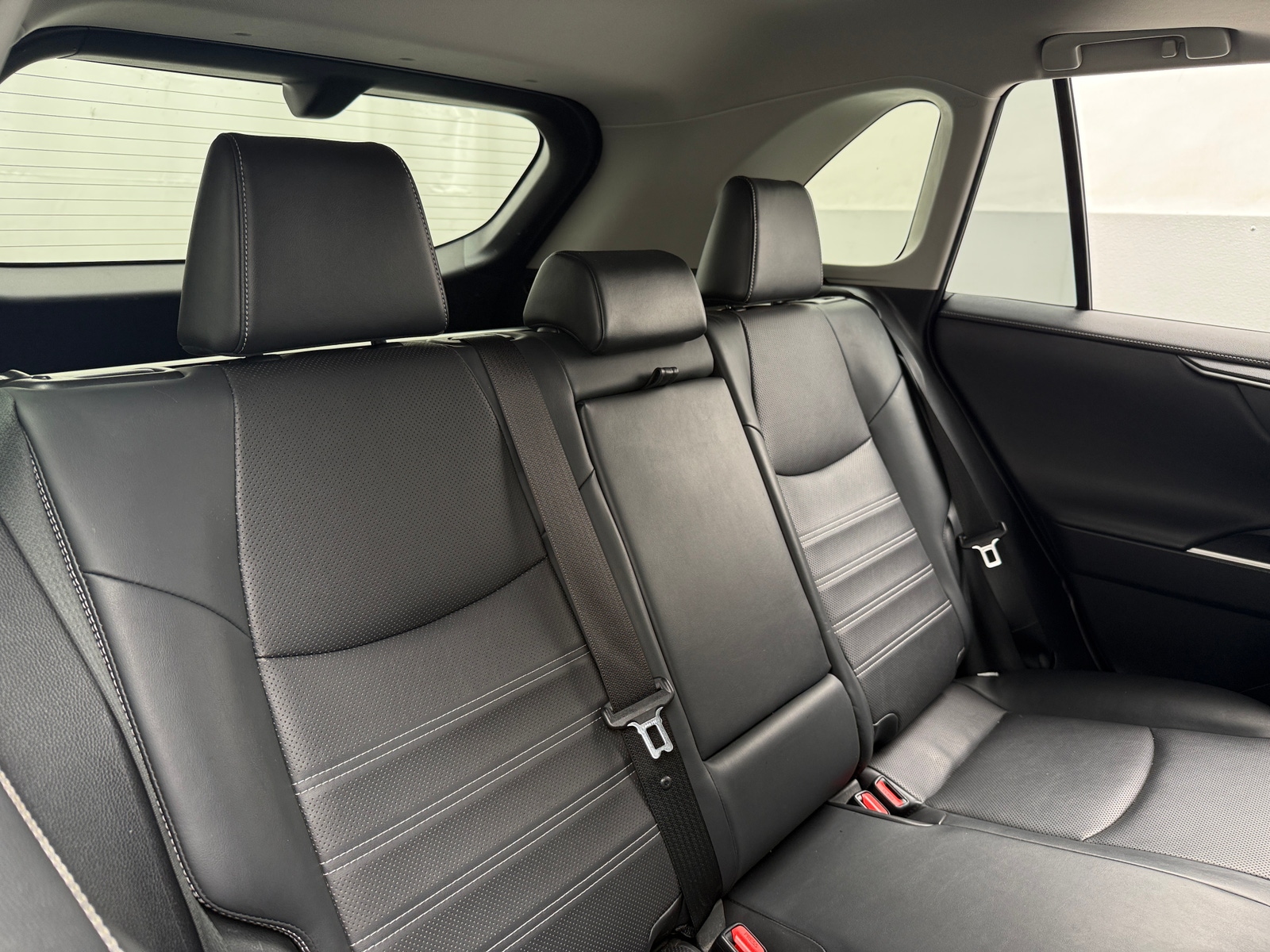 Thumbnail: 2020 Toyota RAV4 - 6