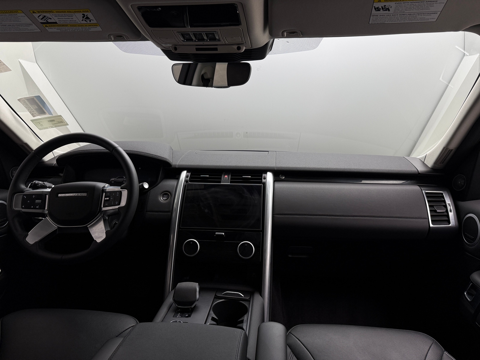 Thumbnail: 2024 Land Rover Discovery - 3