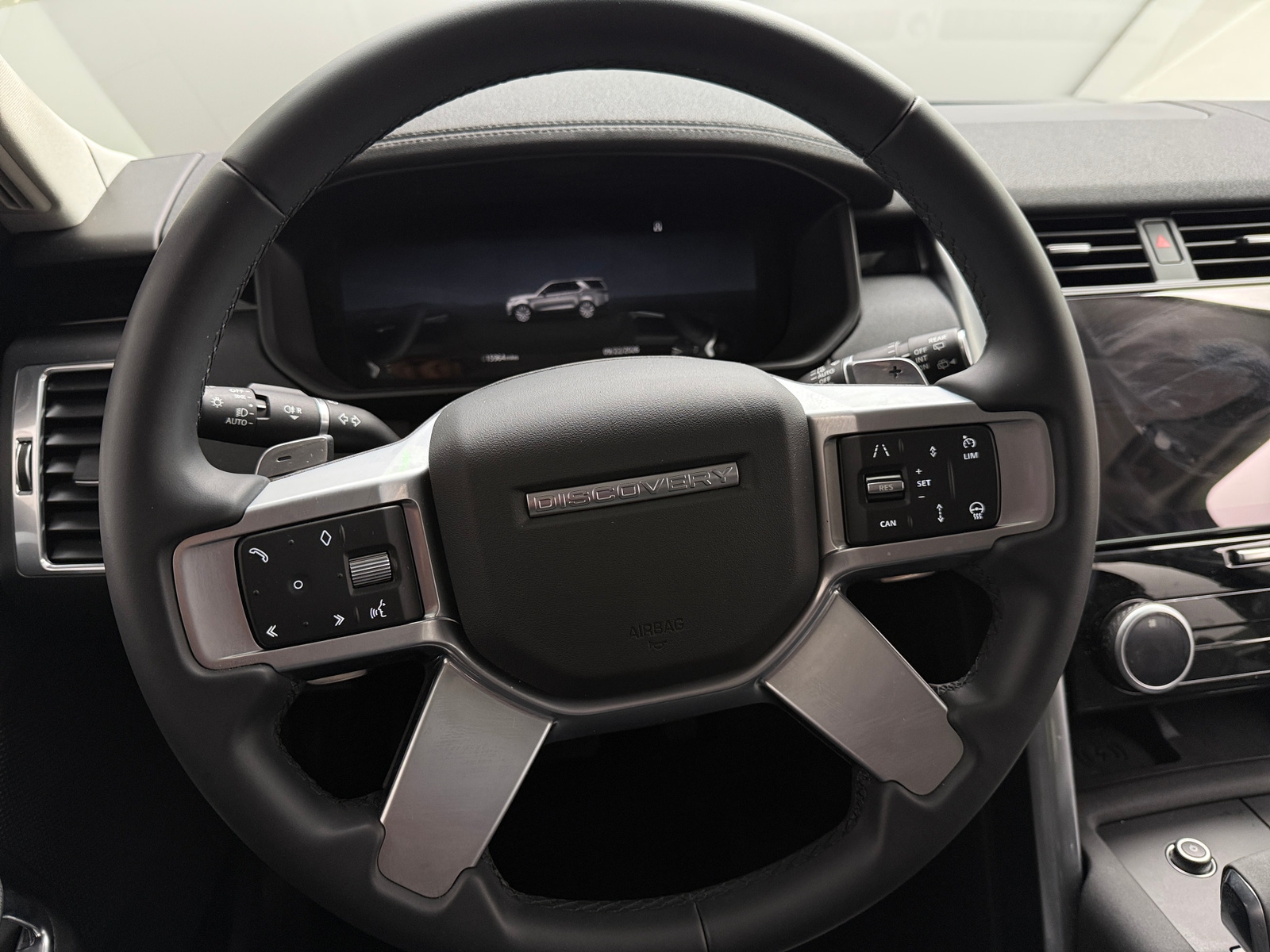 Thumbnail: 2024 Land Rover Discovery - 5