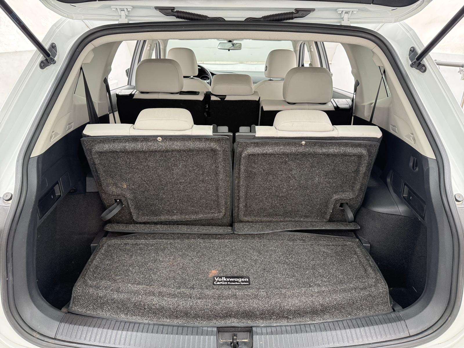Thumbnail: 2019 Volkswagen Tiguan - 6