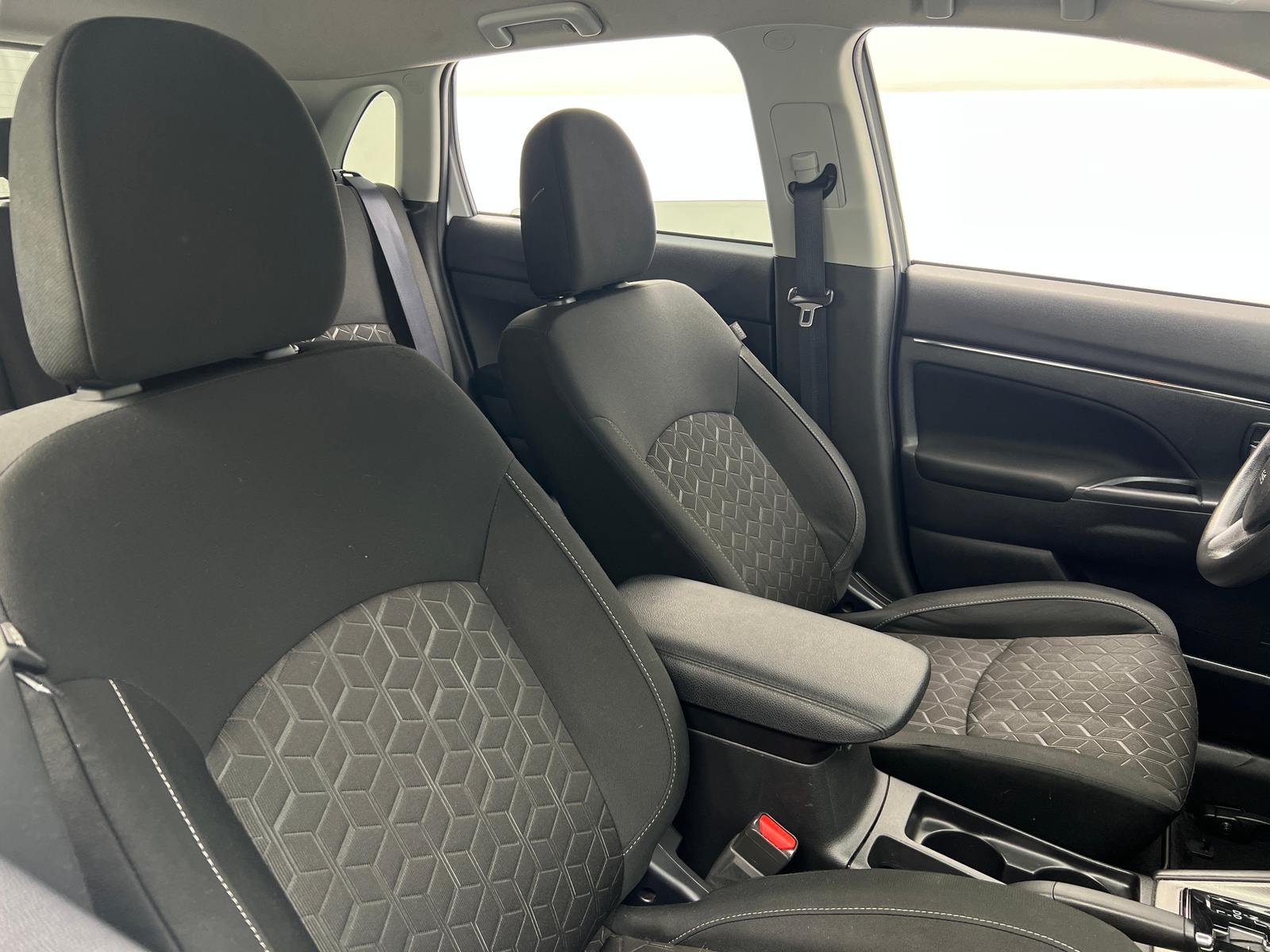 Thumbnail: 2024 Mitsubishi Outlander Sport - 2