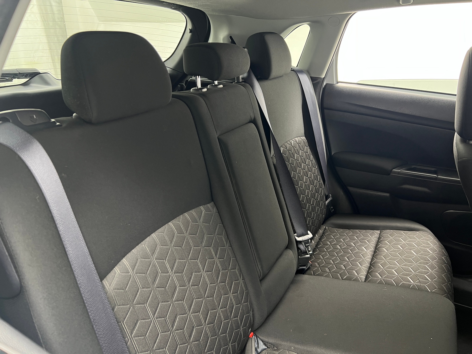 Thumbnail: 2024 Mitsubishi Outlander Sport - 6