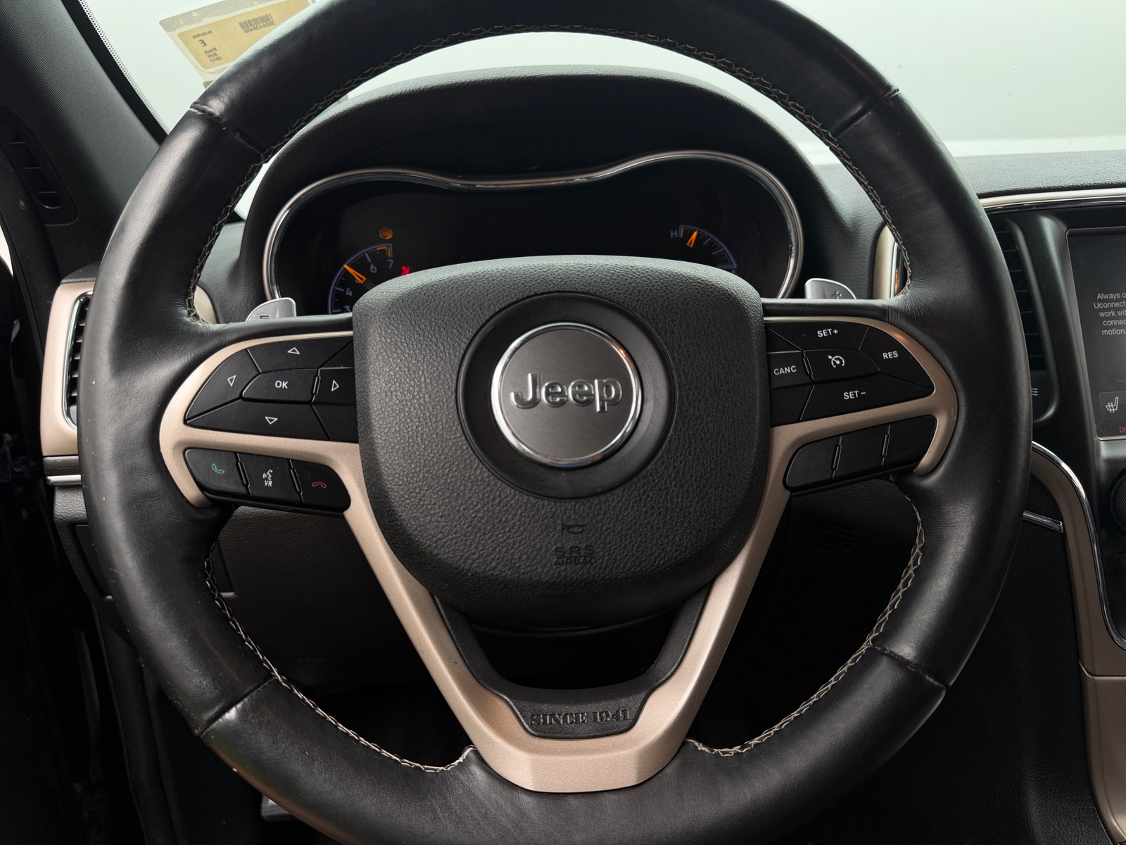 Thumbnail: 2017 Jeep Grand Cherokee - 4