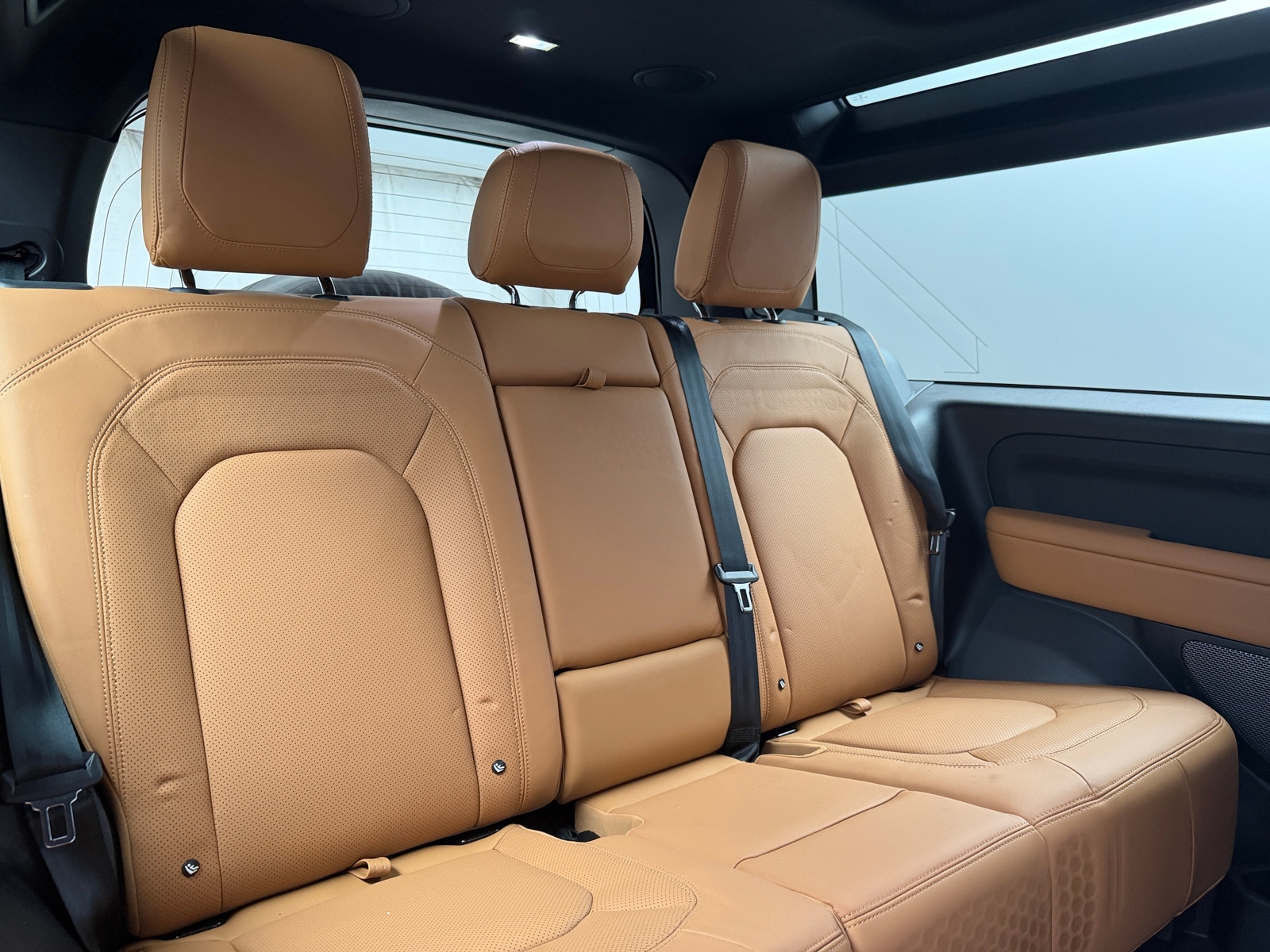 Thumbnail: 2024 Land Rover Defender - 5