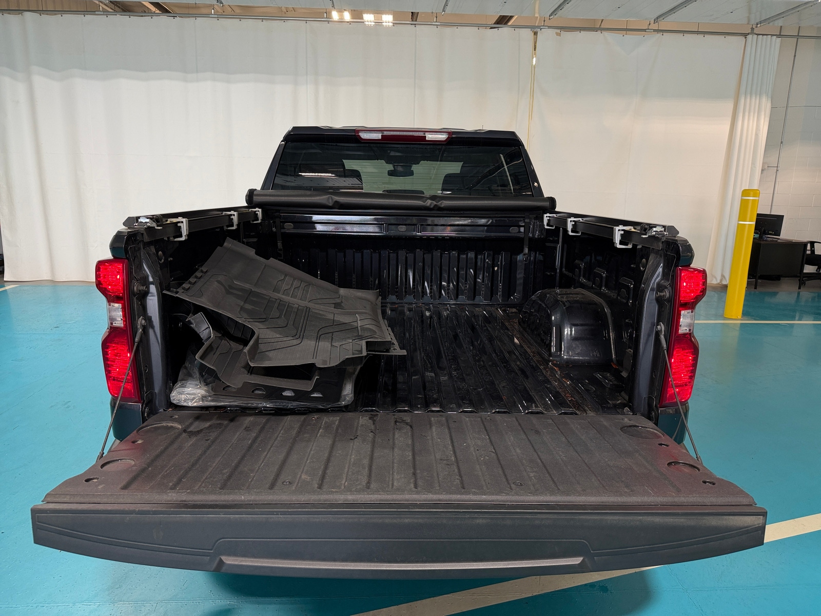 Thumbnail: 2023 Chevrolet Silverado 1500 - 7