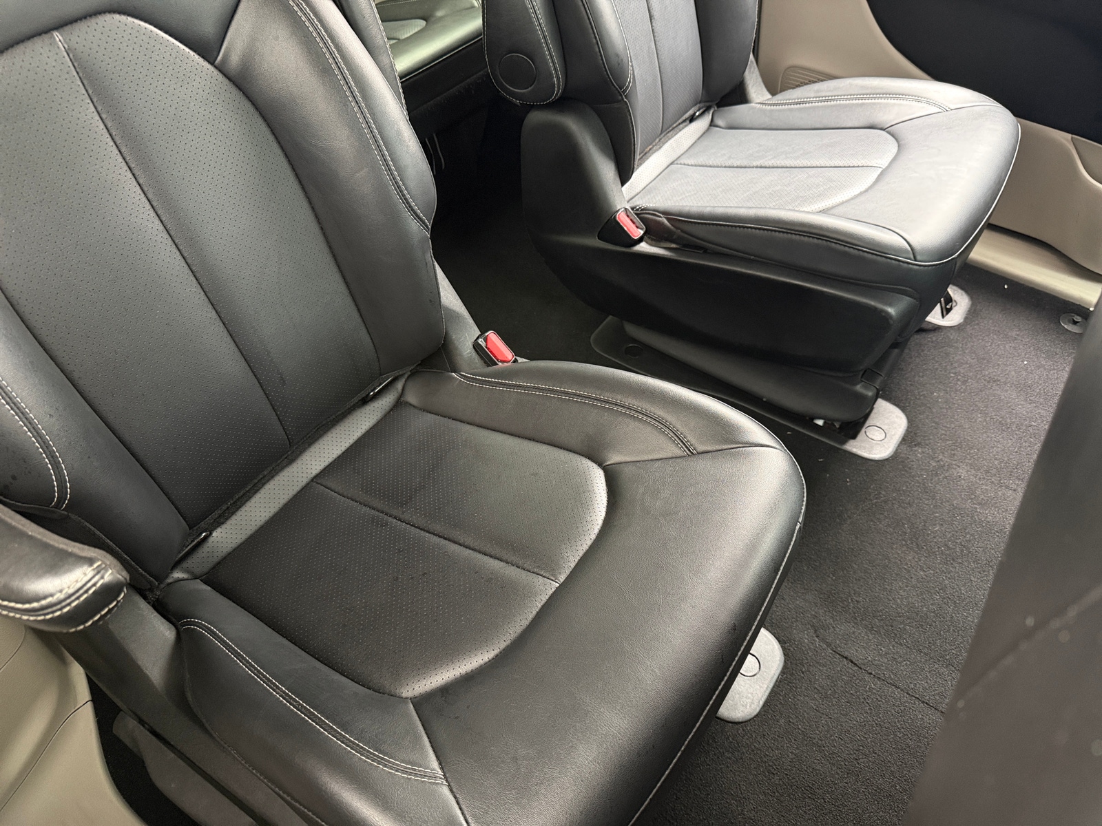 Thumbnail: 2024 Chrysler Pacifica - 5
