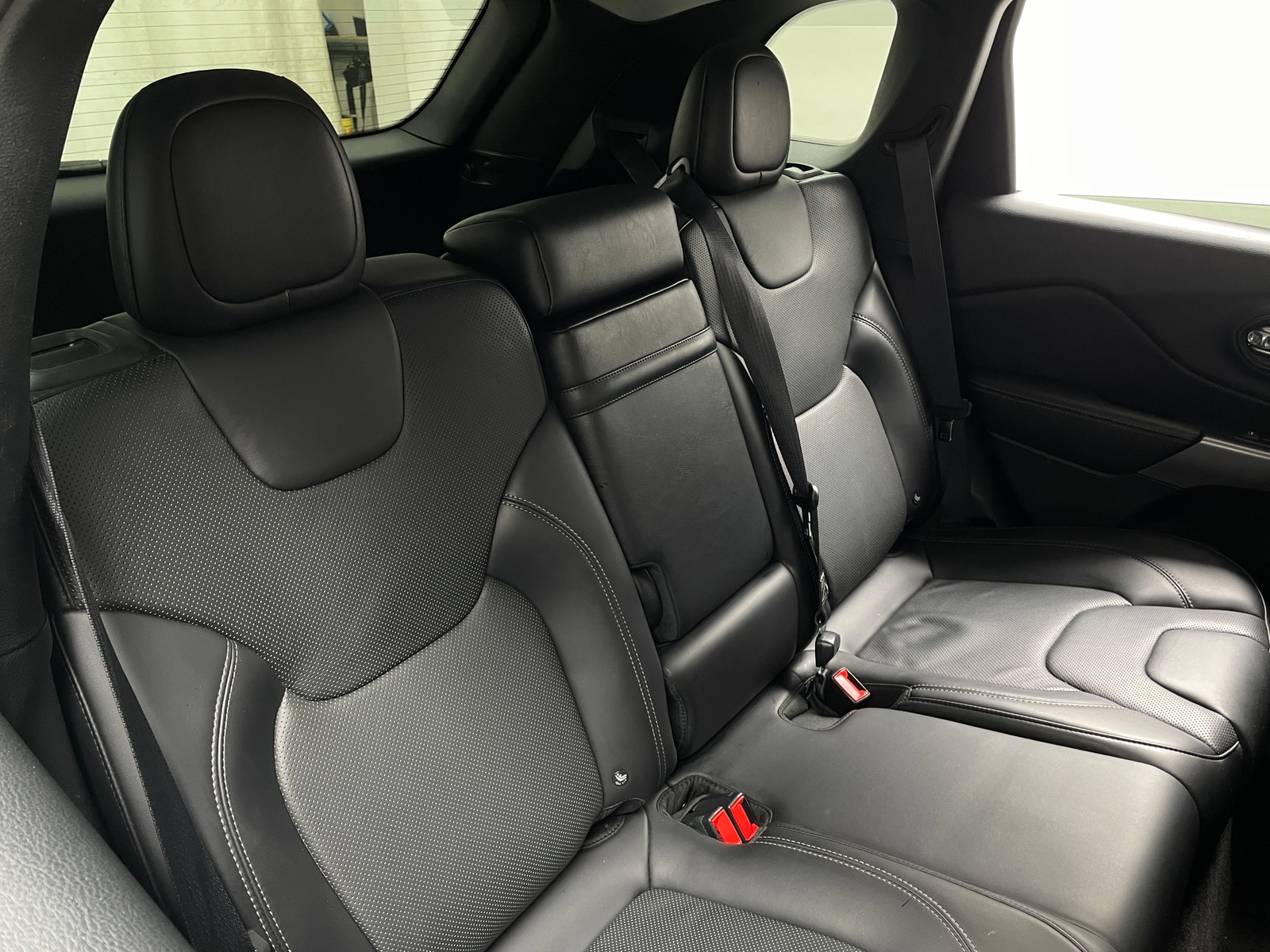 Thumbnail: 2019 Jeep Cherokee - 5