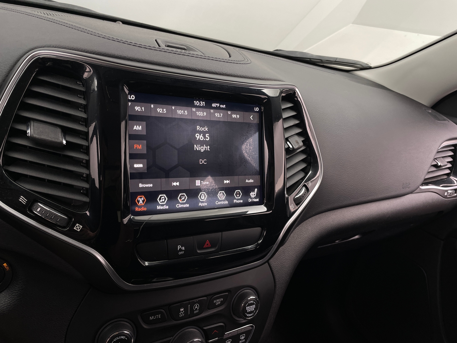 Thumbnail: 2019 Jeep Cherokee - 3