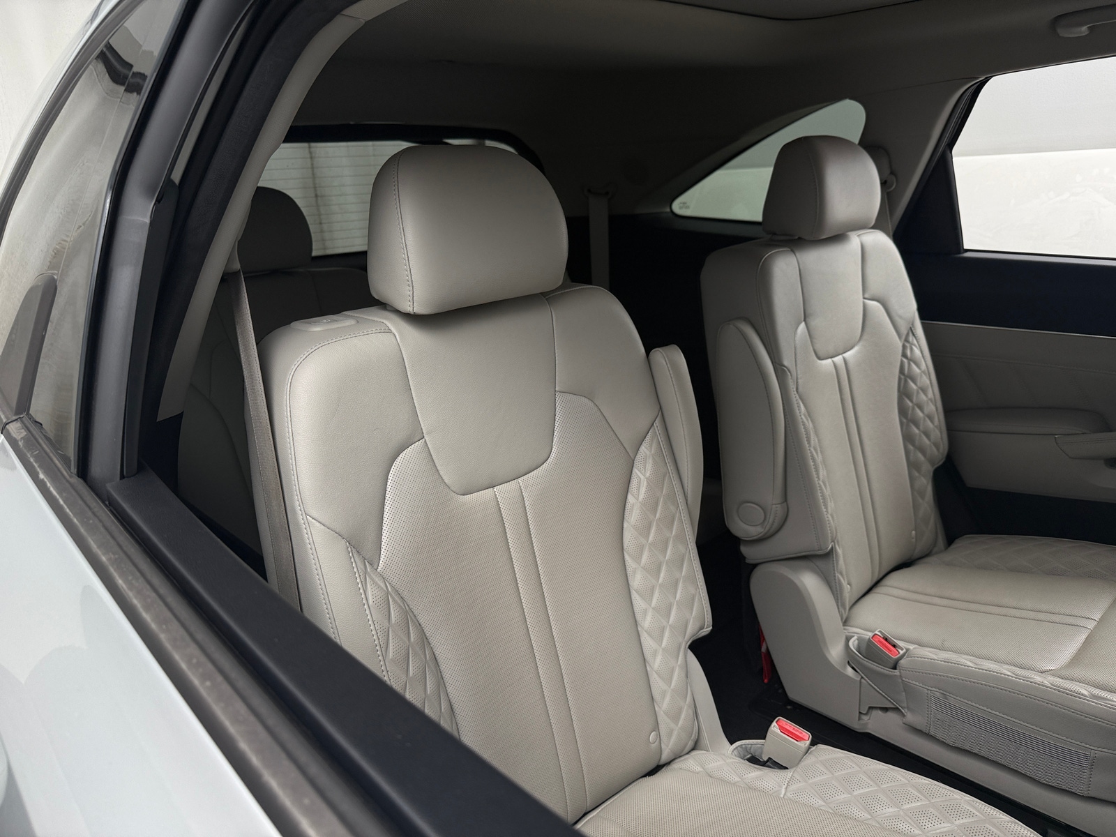 Thumbnail: 2022 Kia Sorento - 5