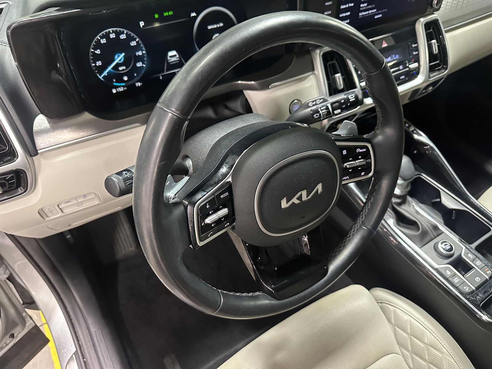 Thumbnail: 2022 Kia Sorento - 4