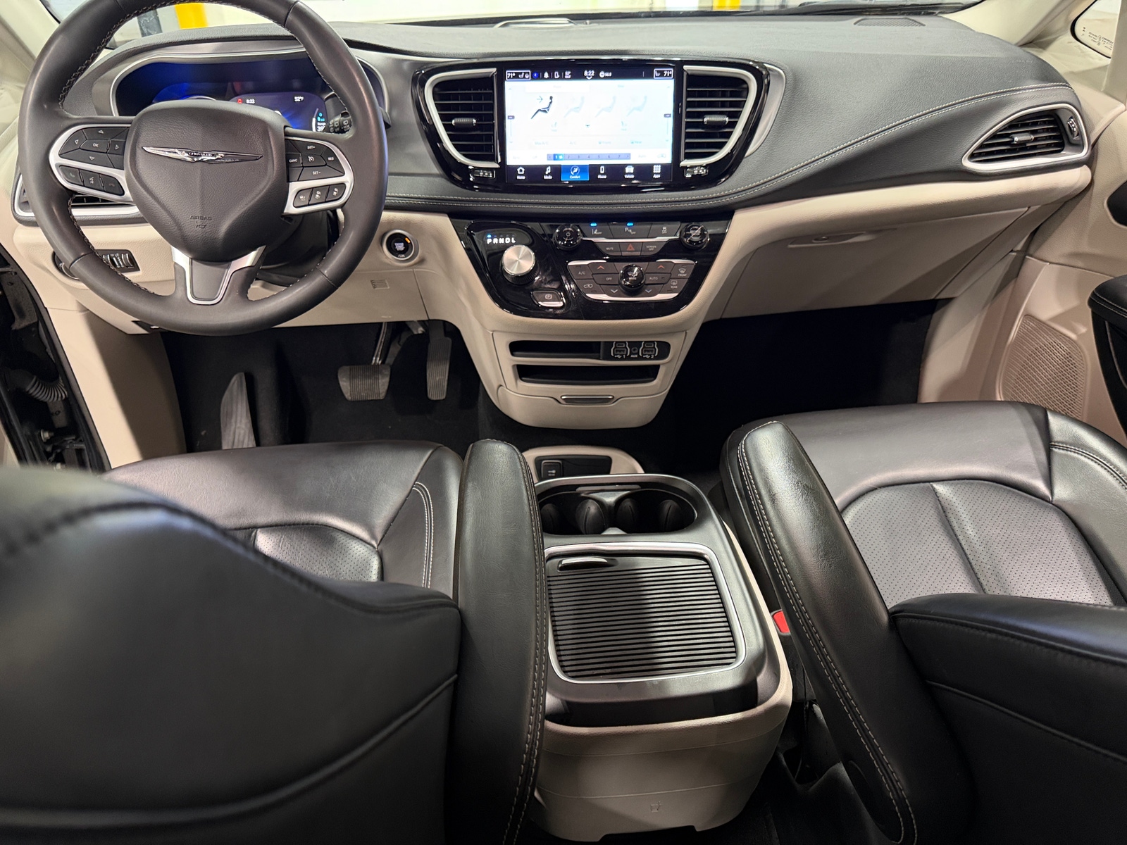Thumbnail: 2023 Chrysler Pacifica - 2