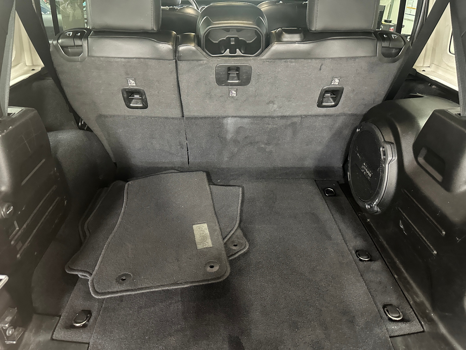 Thumbnail: 2021 Jeep Wrangler - 6