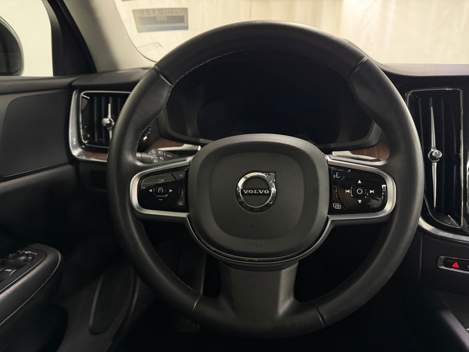 Thumbnail: 2024 Volvo S60 - 5
