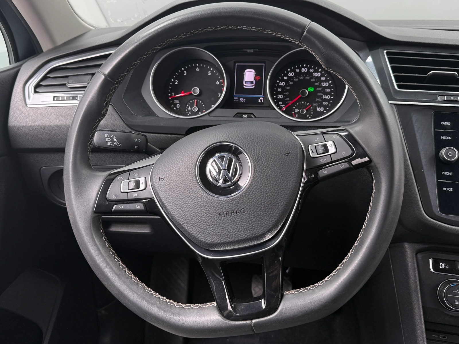 Thumbnail: 2021 Volkswagen Tiguan - 4