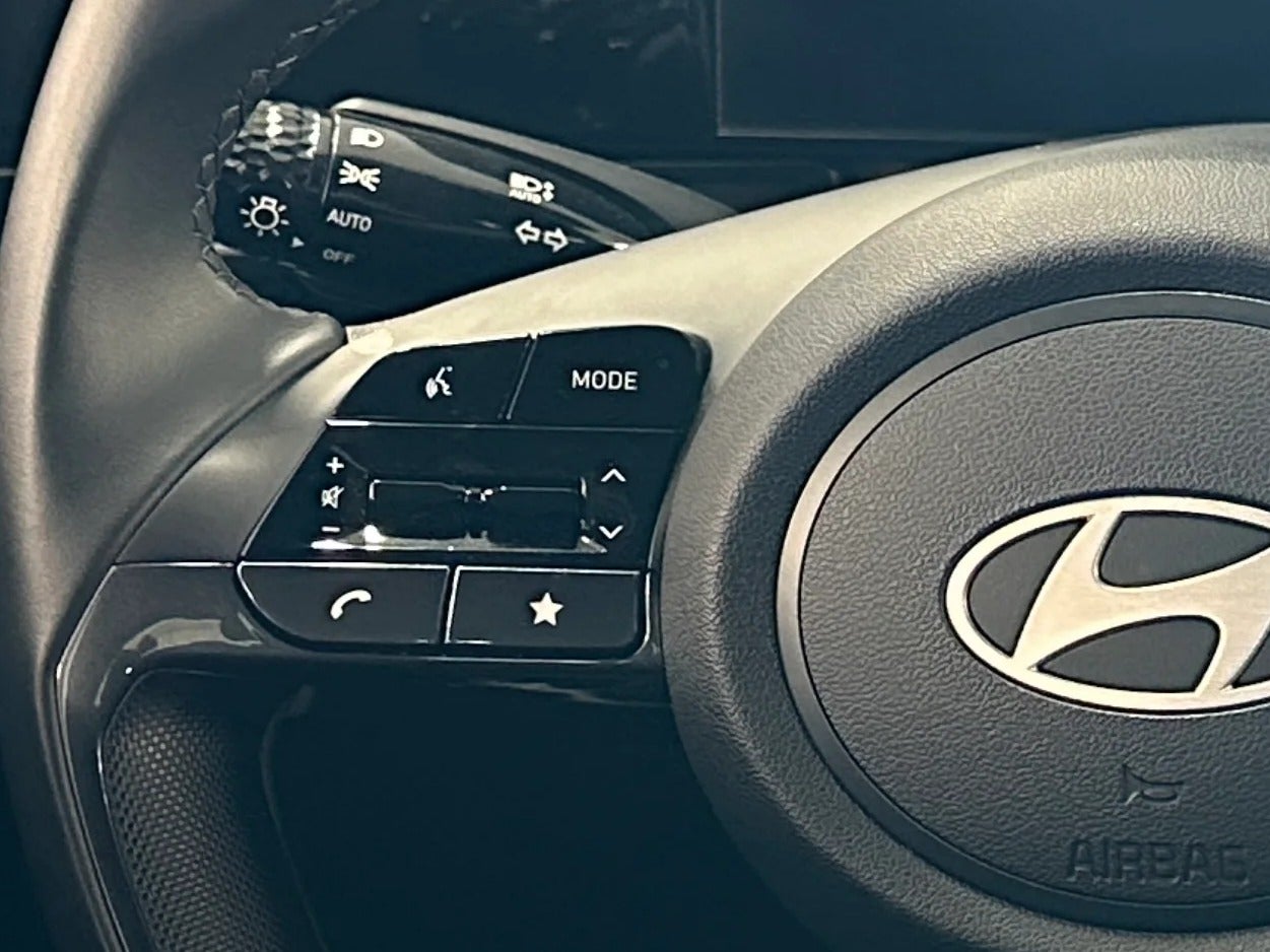 2025 Hyundai Elantra Blue - Photo 17