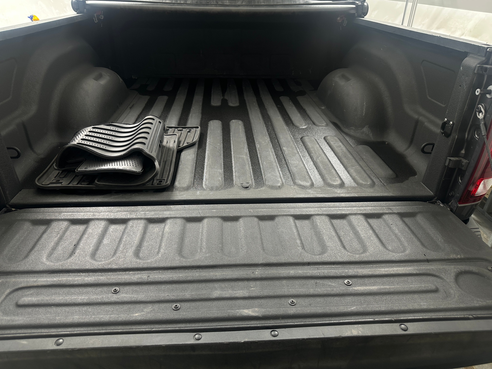 Thumbnail: 2022 RAM 1500 Classic - 7