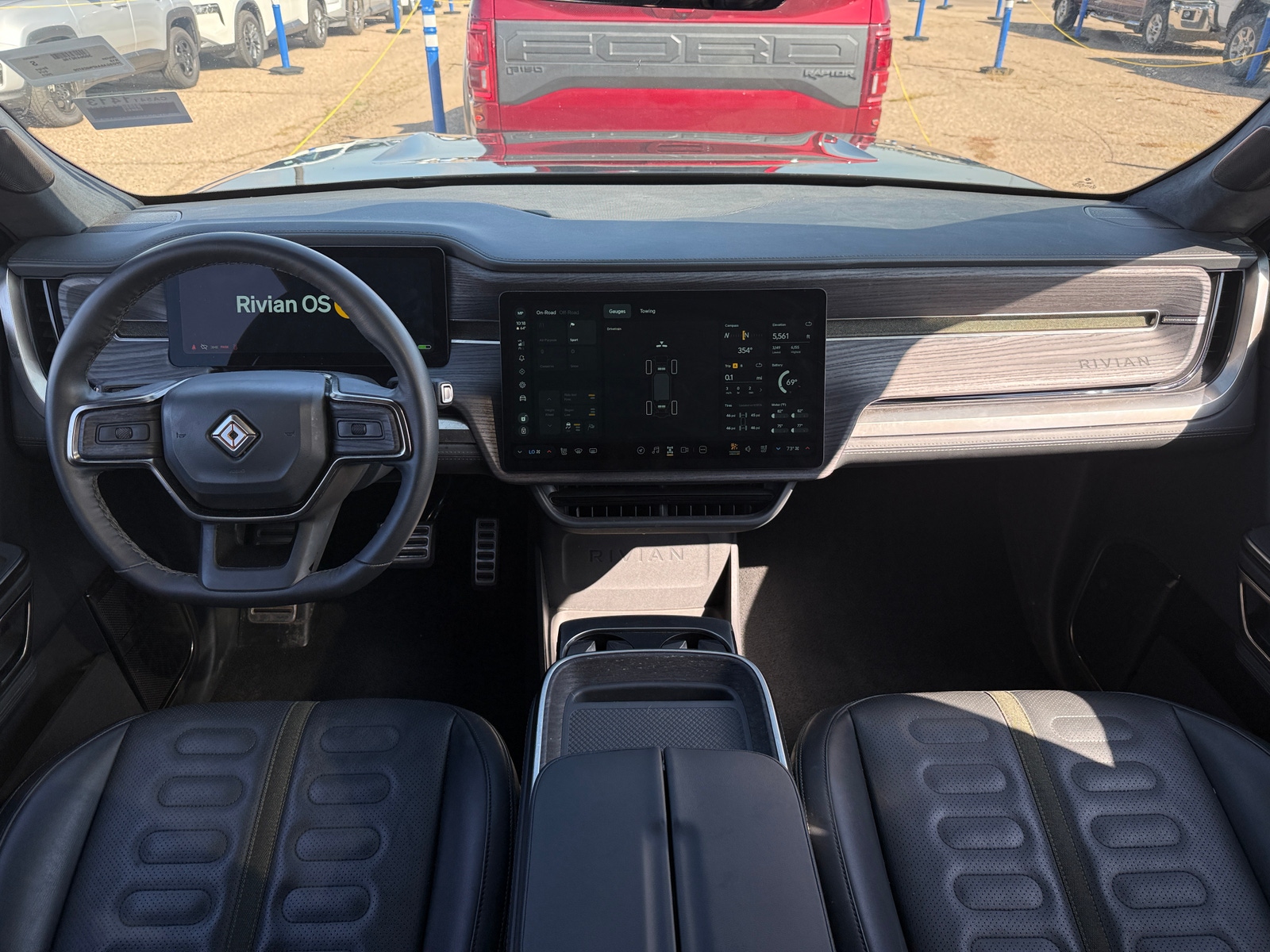 Thumbnail: 2023 Rivian R1S - 2