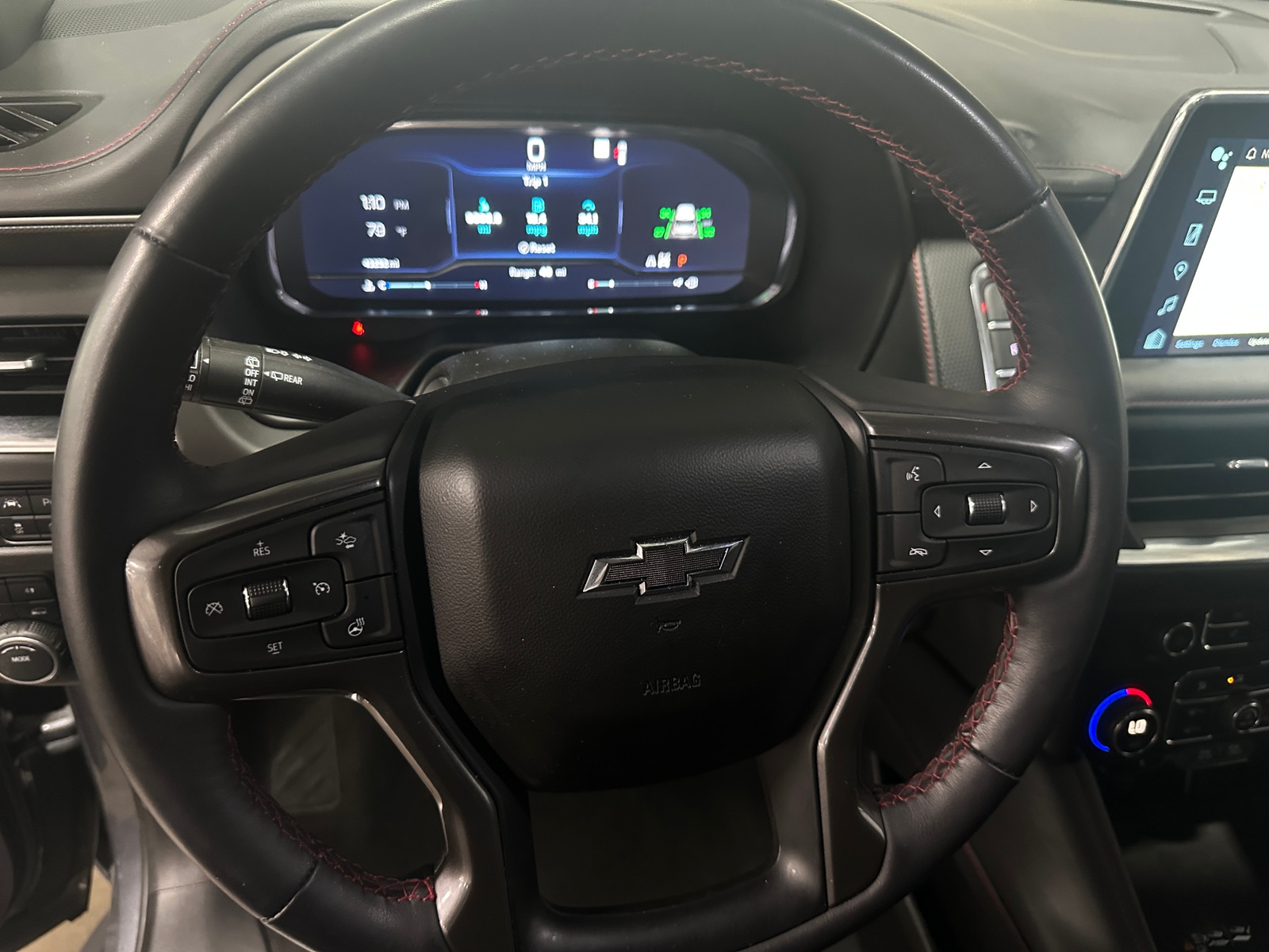 Thumbnail: 2022 Chevrolet Tahoe - 4