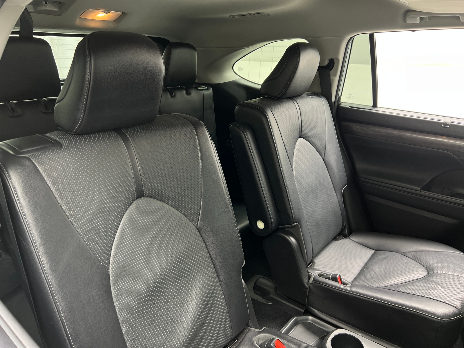 Thumbnail: 2022 Toyota Highlander - 5