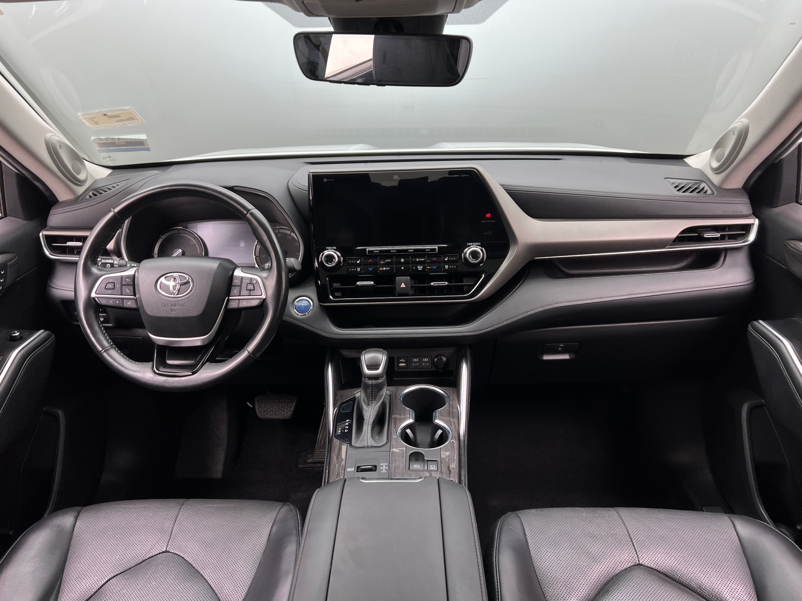 Thumbnail: 2022 Toyota Highlander - 2