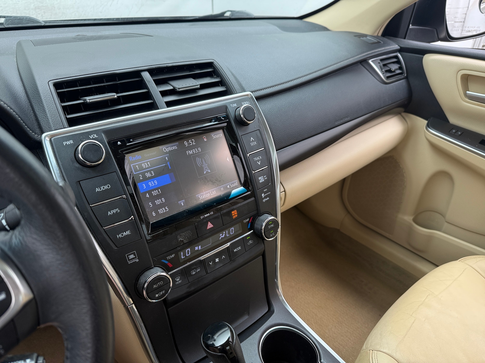 Thumbnail: 2017 Toyota Camry - 4