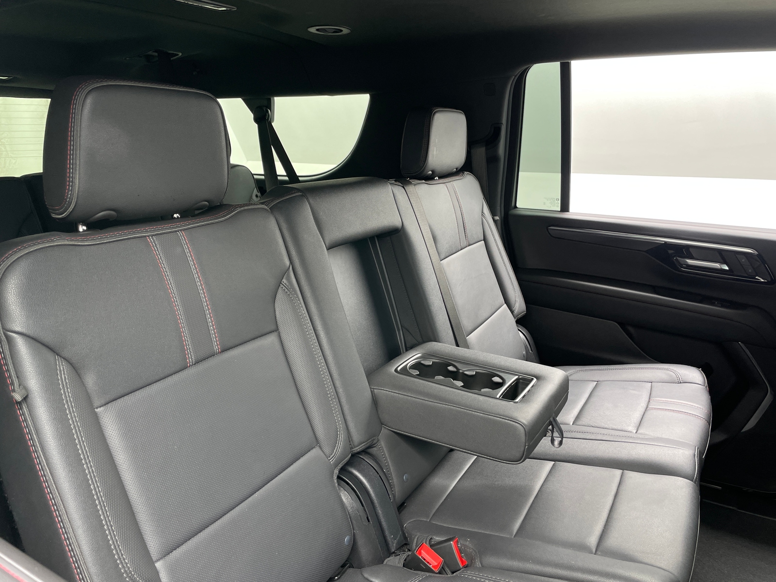 Thumbnail: 2026 Chevrolet Suburban - 5