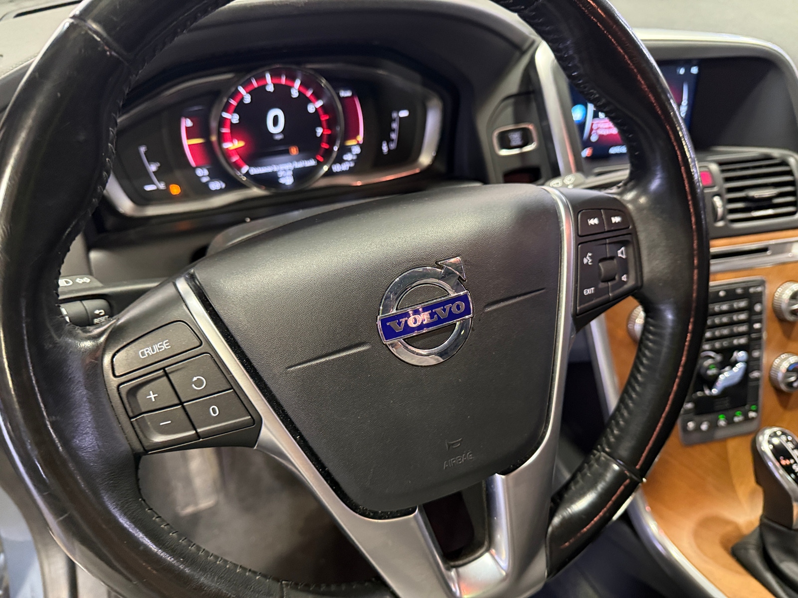 Thumbnail: 2017 Volvo XC60 - 4
