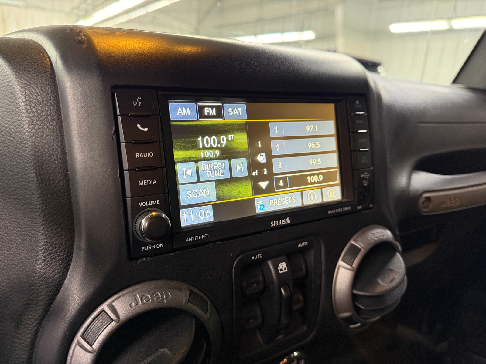 Thumbnail: 2017 Jeep Wrangler - 4