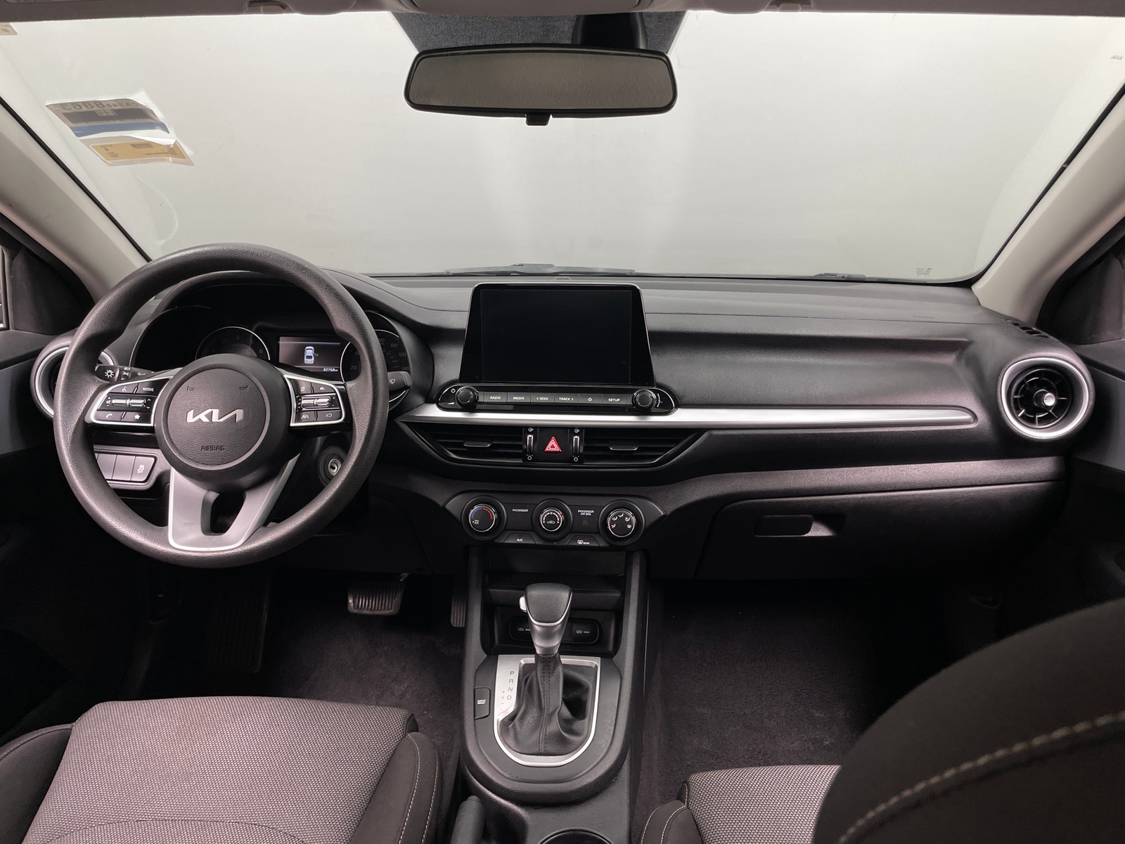 Thumbnail: 2023 Kia Forte - 3