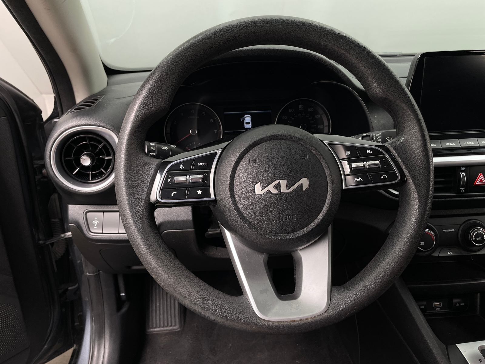 Thumbnail: 2023 Kia Forte - 5