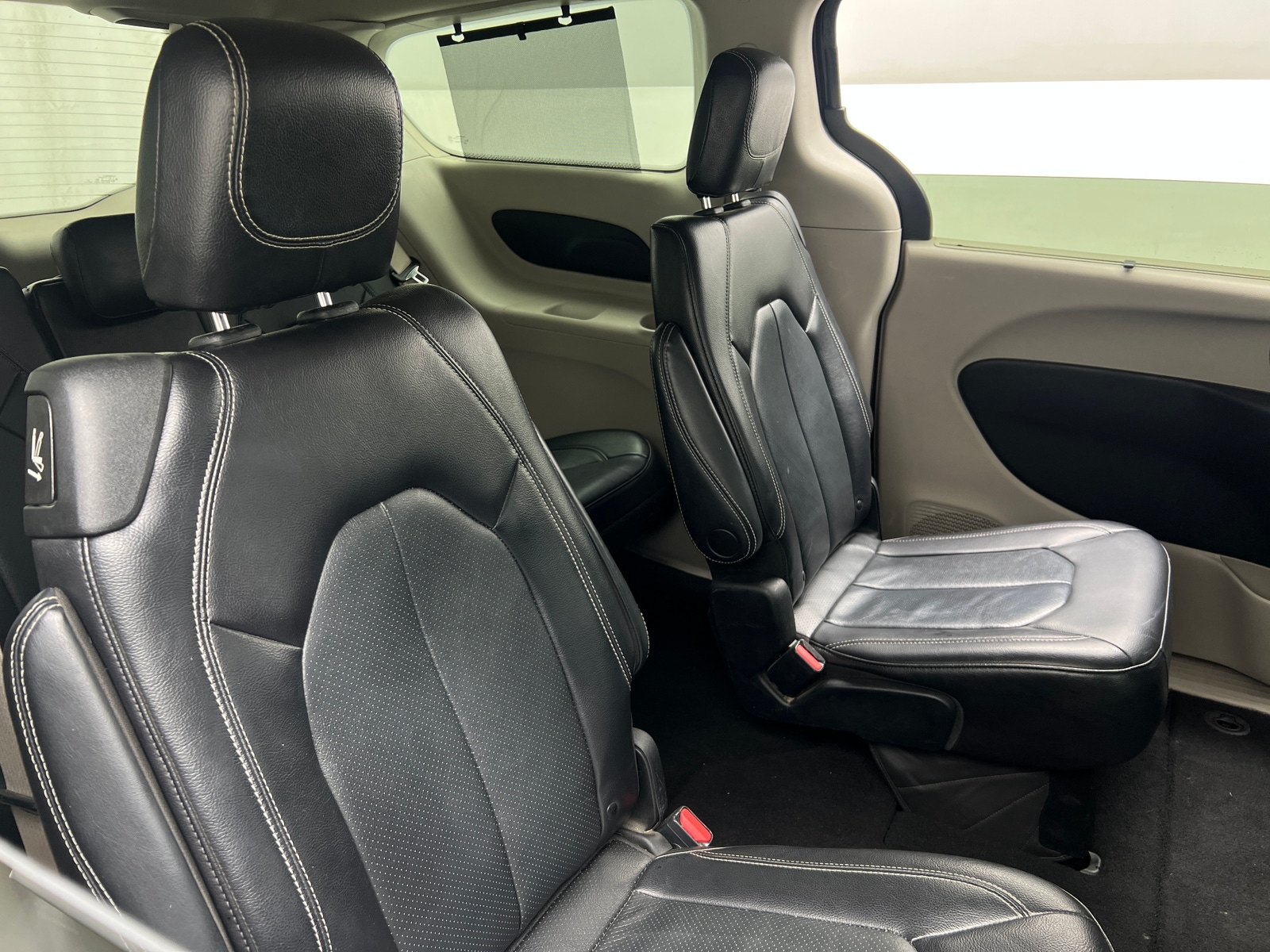 Thumbnail: 2022 Chrysler Pacifica - 5