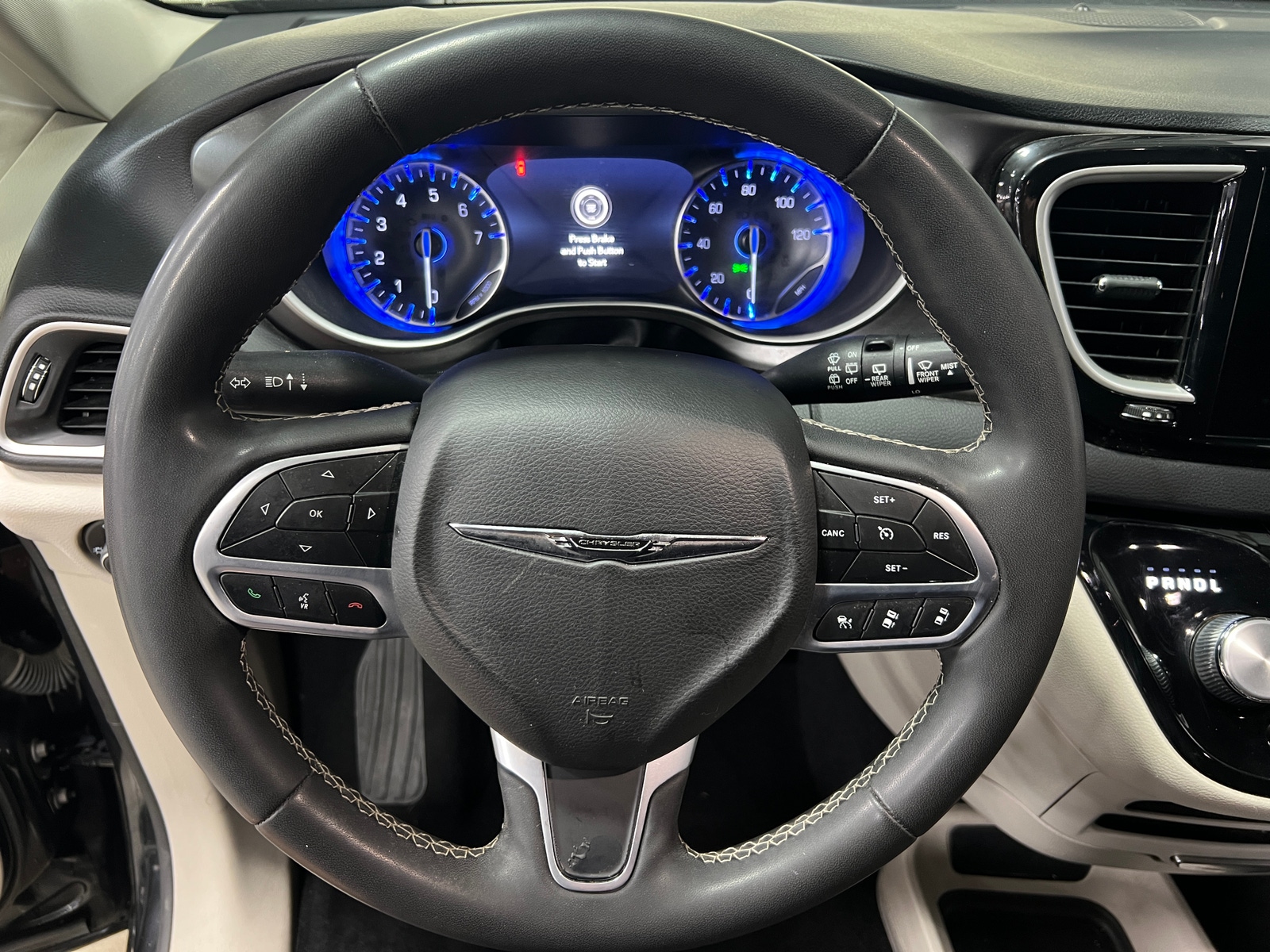 Thumbnail: 2022 Chrysler Pacifica - 4