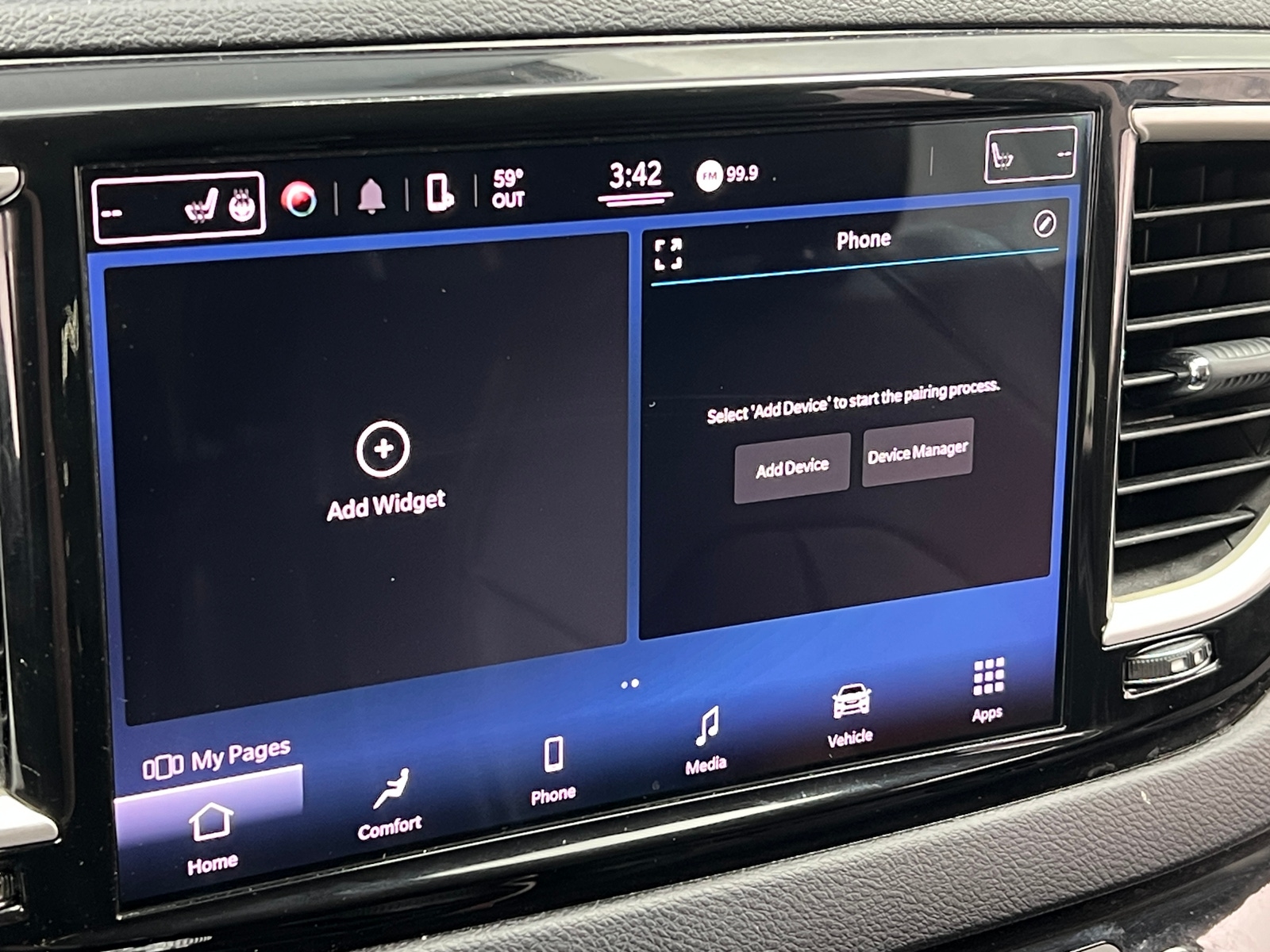 Thumbnail: 2022 Chrysler Pacifica - 3