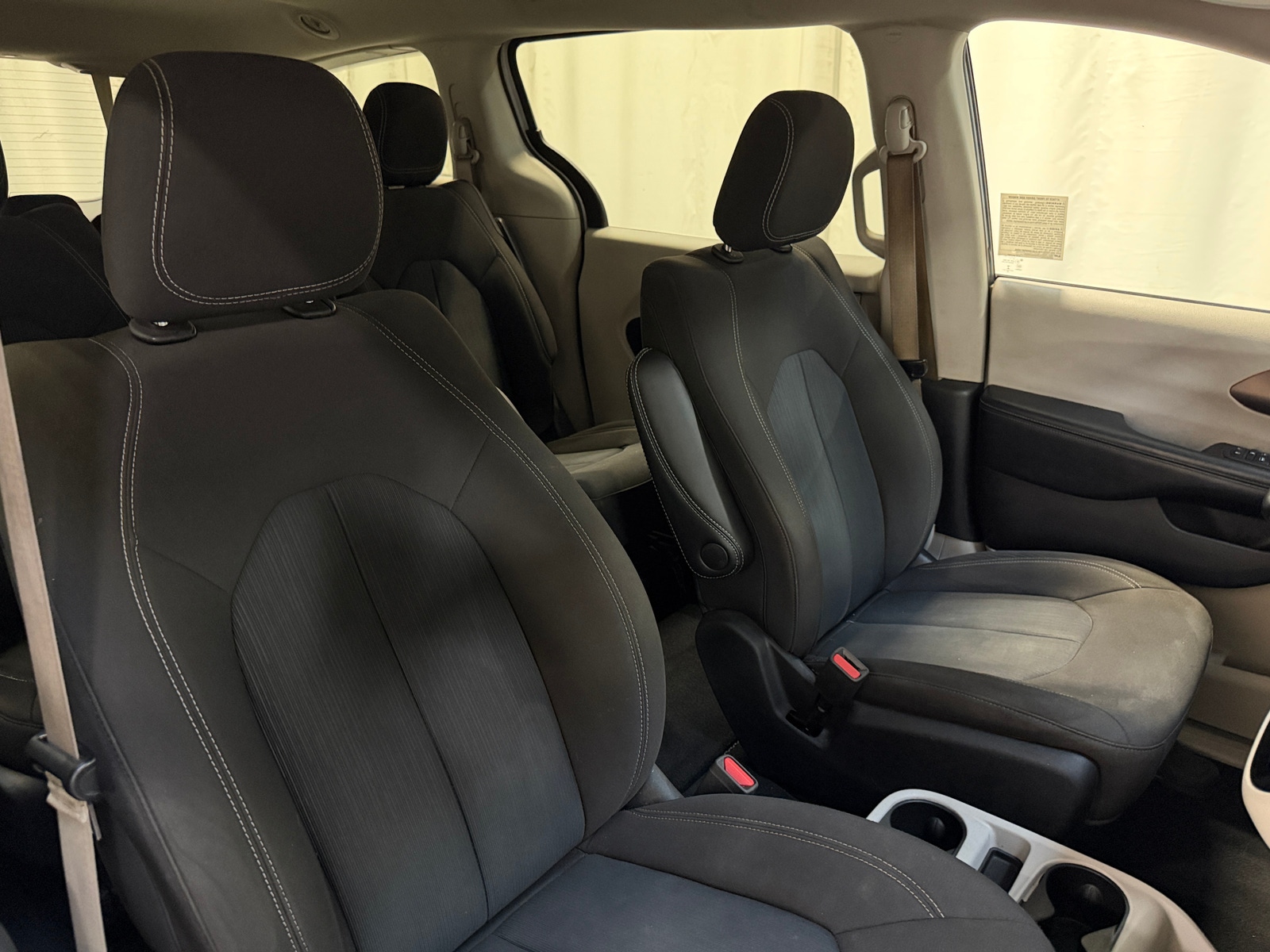 Thumbnail: 2021 Chrysler Voyager - 2